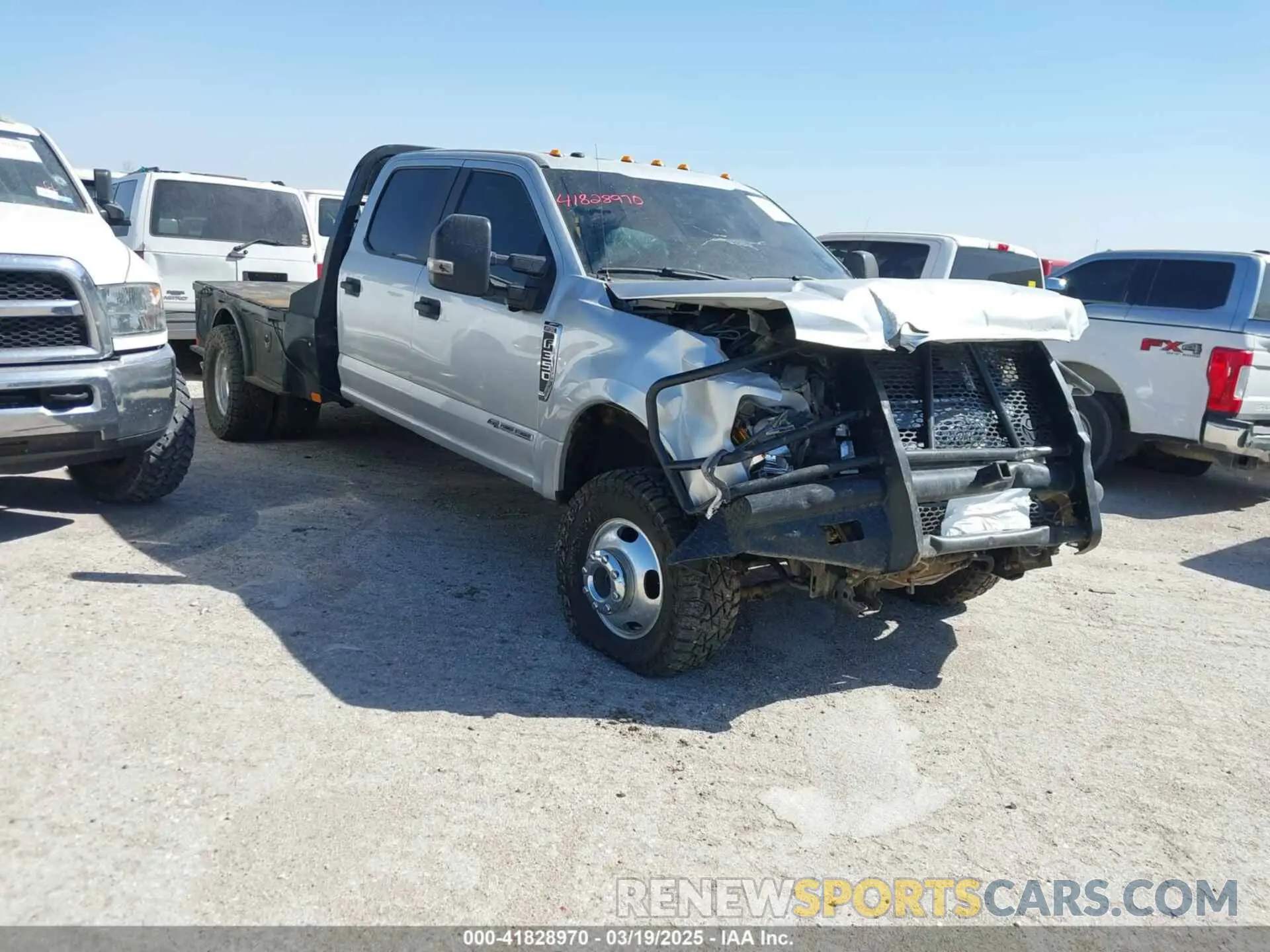 13 fotografías del automóvil dañado 1FT8W3DT5KEF39307 FORD F-350 2019