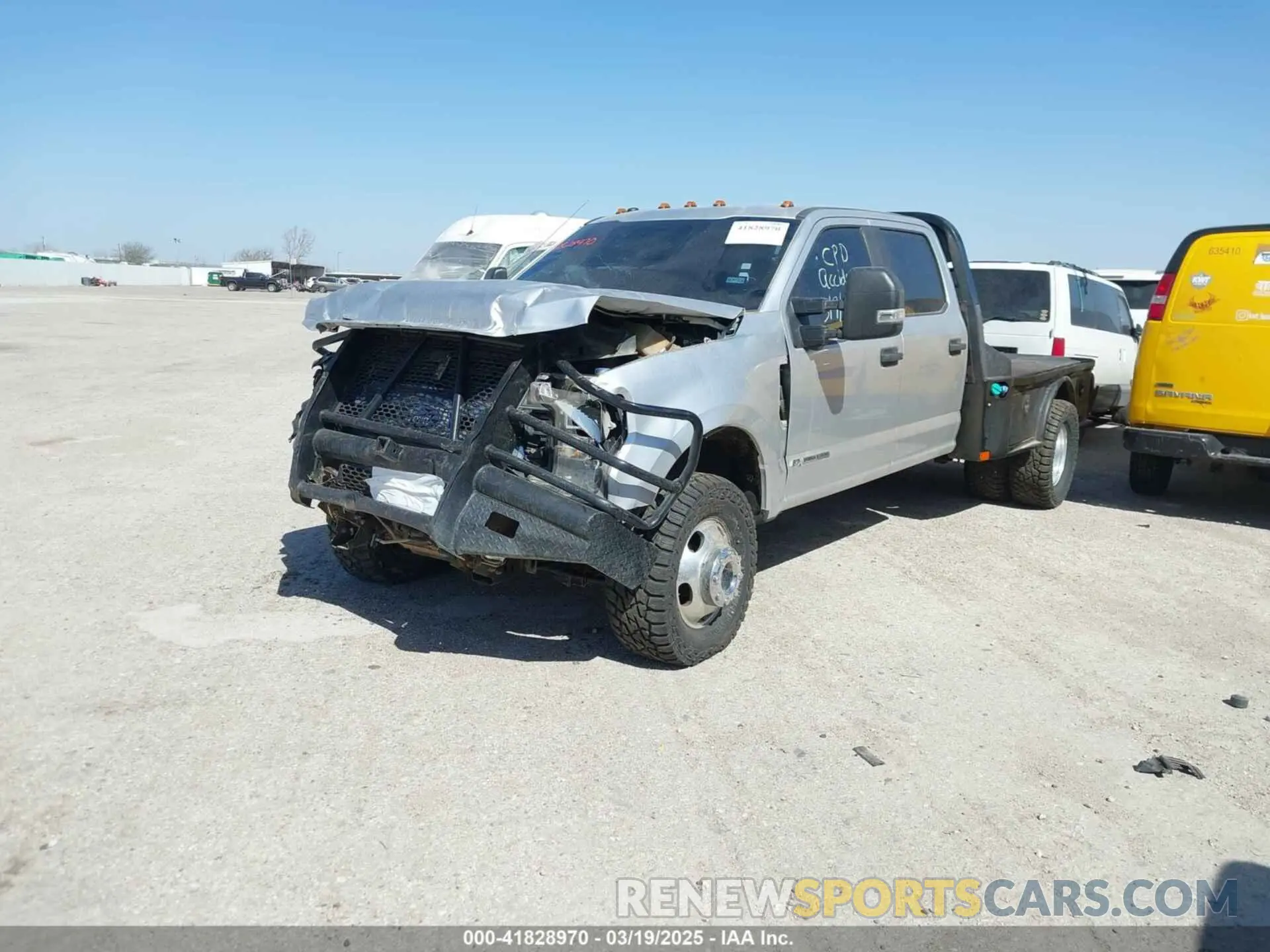 2 fotografías del automóvil dañado 1FT8W3DT5KEF39307 FORD F-350 2019
