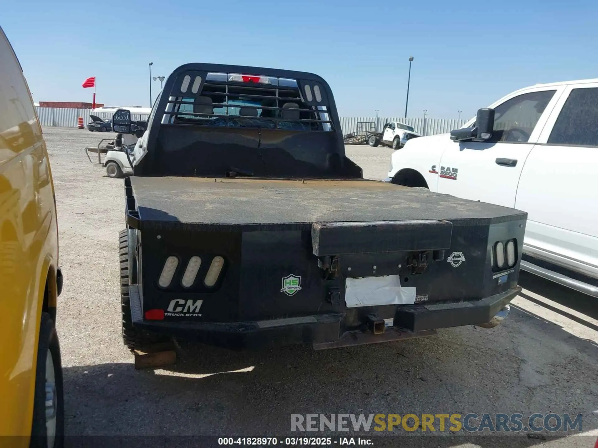 3 fotografías del automóvil dañado 1FT8W3DT5KEF39307 FORD F-350 2019