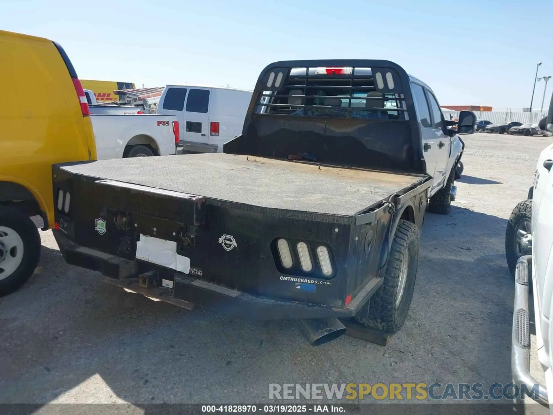 4 fotografías del automóvil dañado 1FT8W3DT5KEF39307 FORD F-350 2019