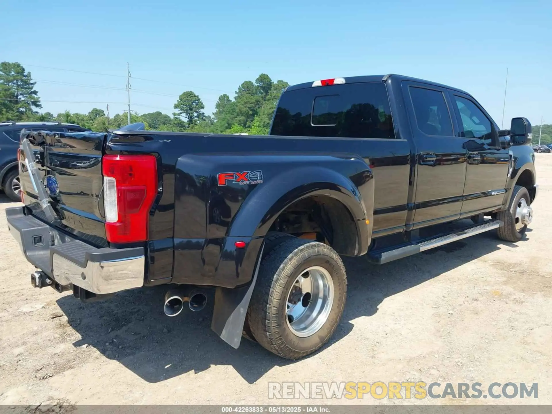 4 fotografías del automóvil dañado 1FT8W3DT6KED10358 FORD F-350 2019