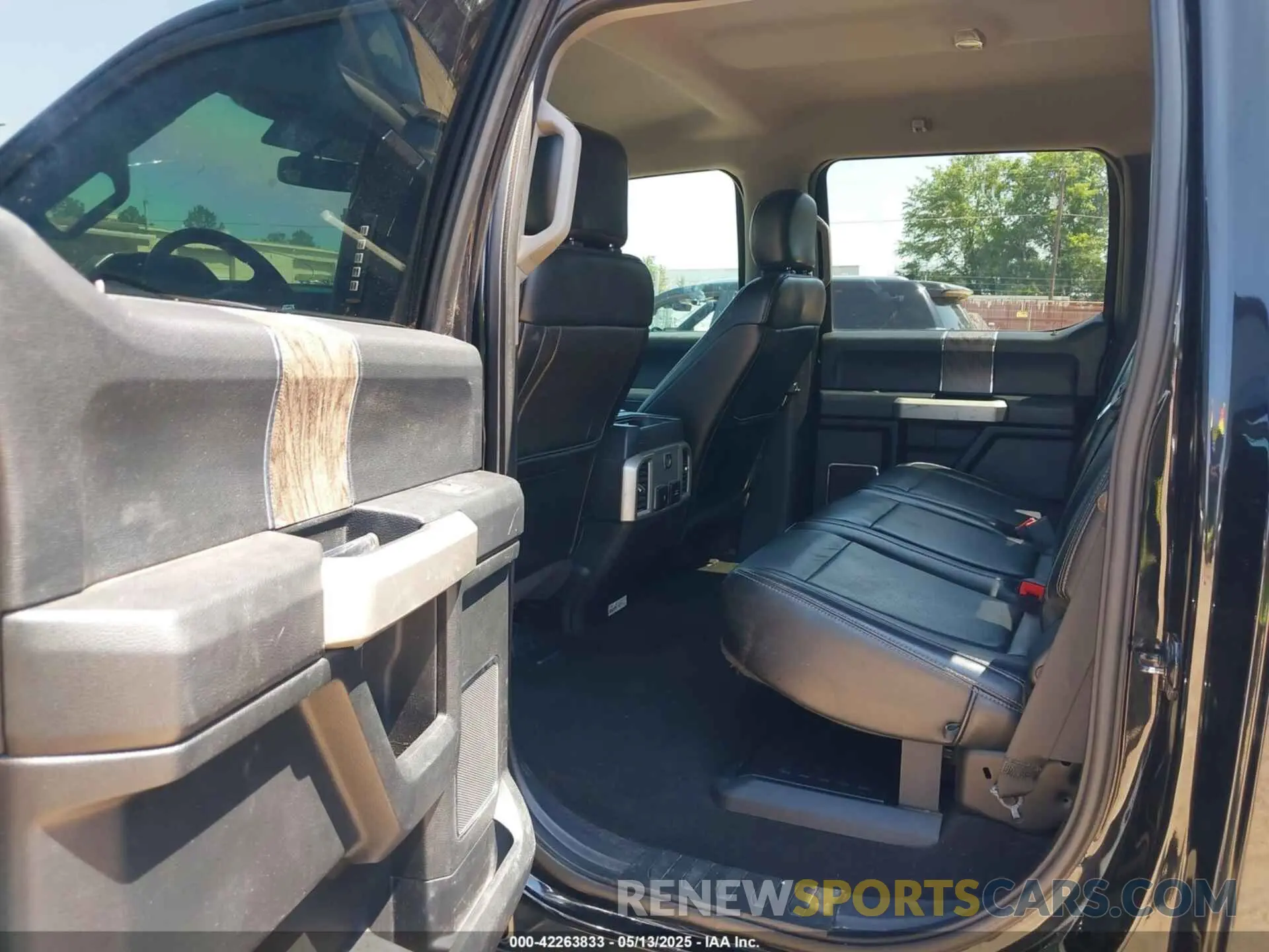 7 fotografías del automóvil dañado 1FT8W3DT6KED10358 FORD F-350 2019