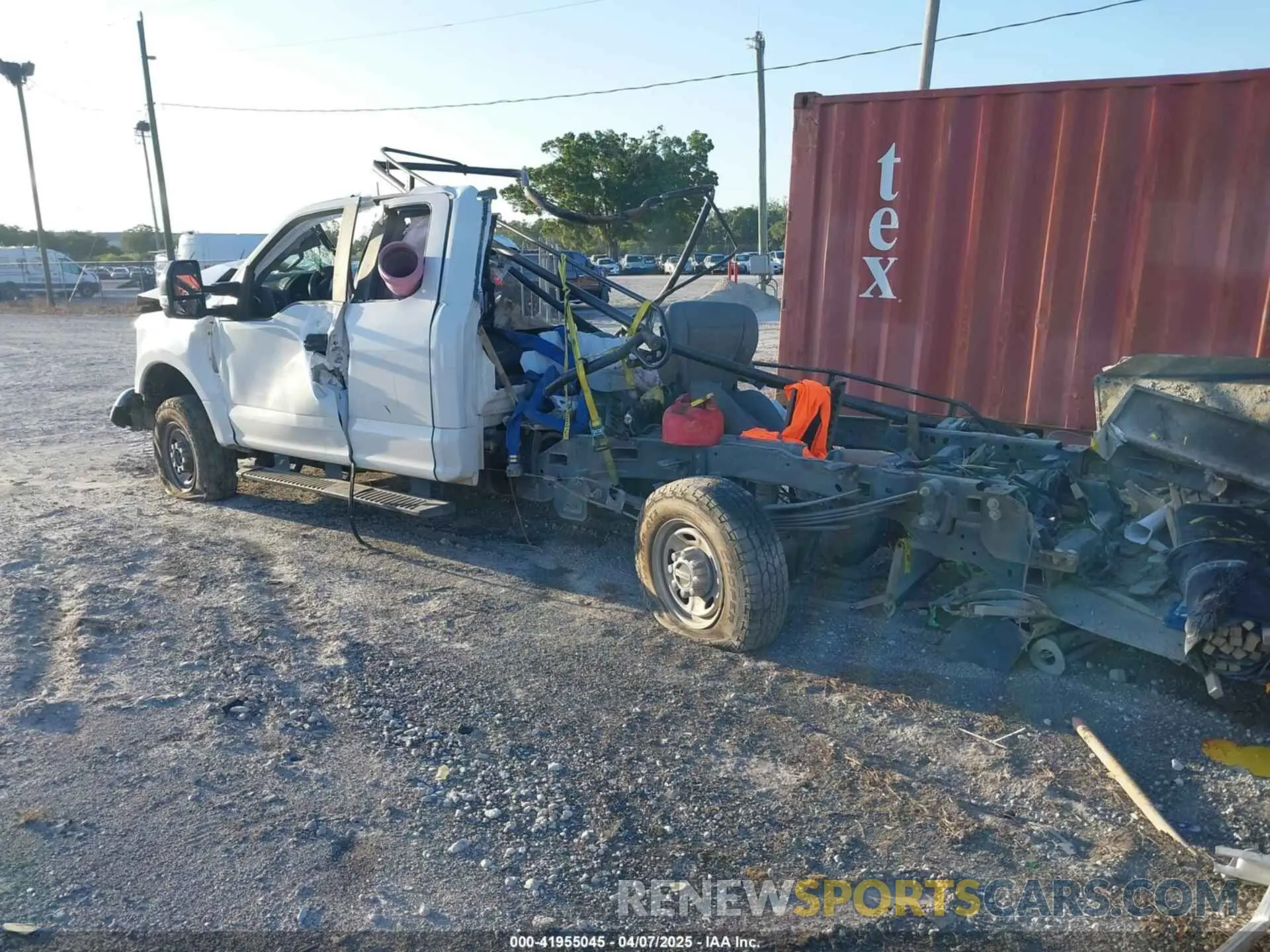 3 fotografías del automóvil dañado 1FD8X3B60LEC38001 FORD F-350 2020