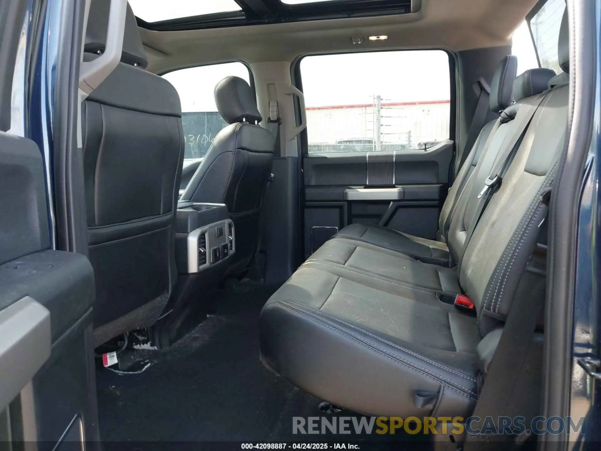 7 fotografías del automóvil dañado 1FT8W3BTXLEC38780 FORD F-350 2020