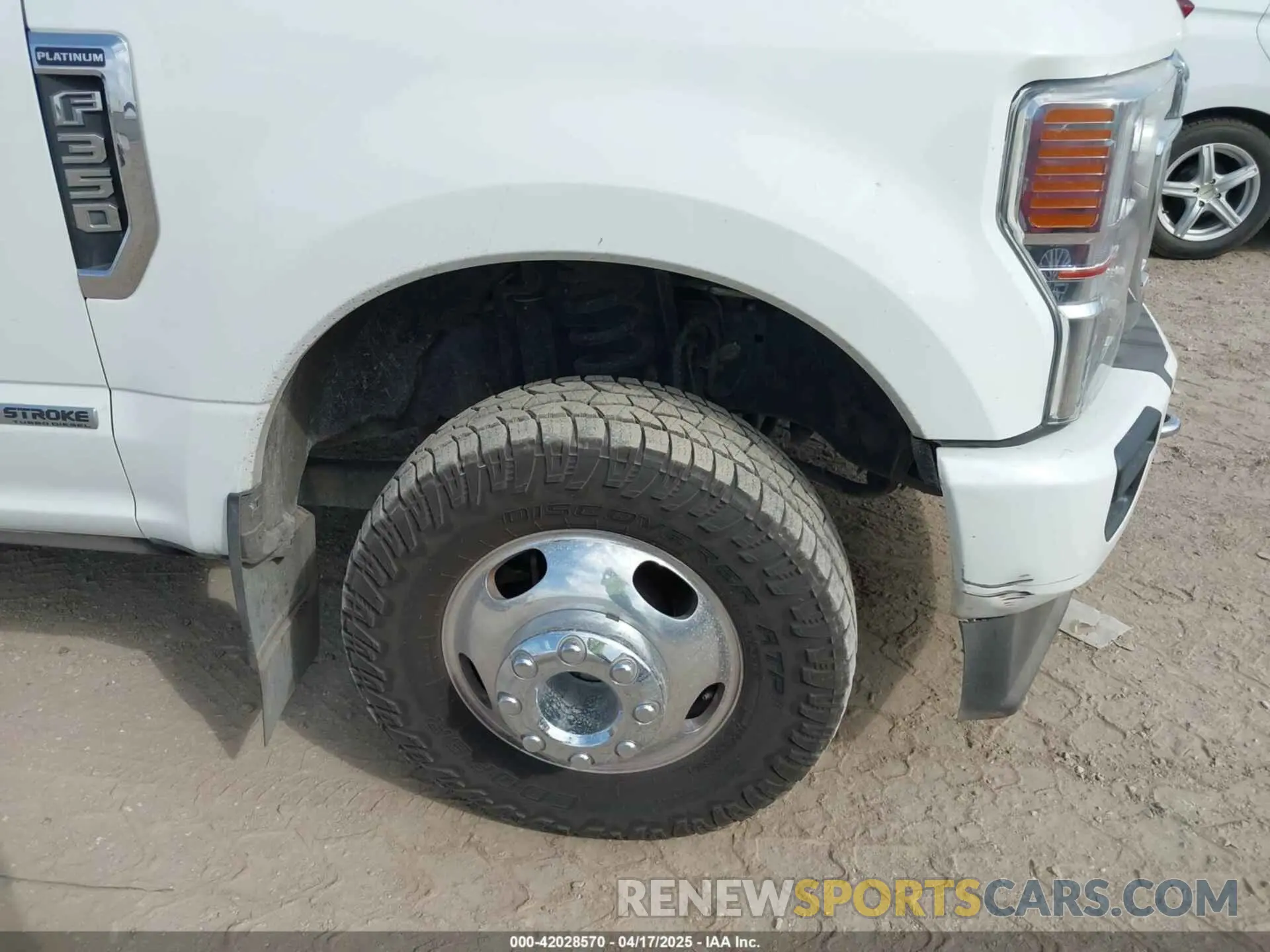 11 fotografías del automóvil dañado 1FT8W3DT2LEE94604 FORD F-350 2020