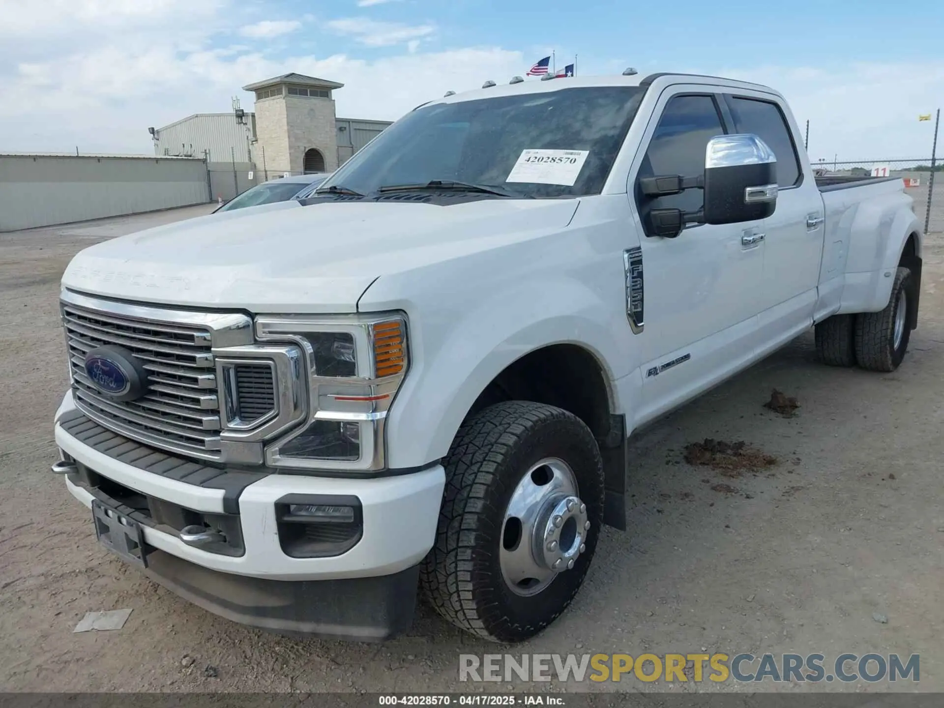 2 fotografías del automóvil dañado 1FT8W3DT2LEE94604 FORD F-350 2020
