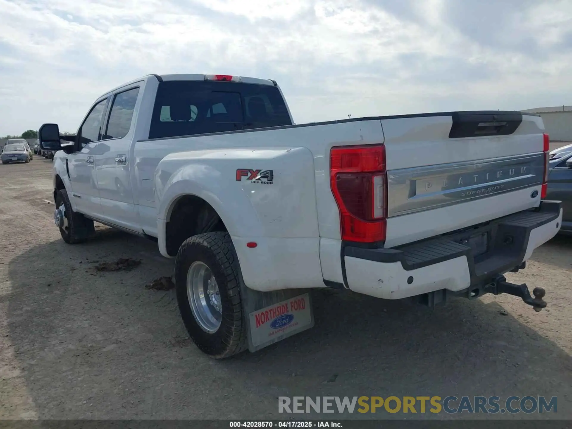 3 fotografías del automóvil dañado 1FT8W3DT2LEE94604 FORD F-350 2020