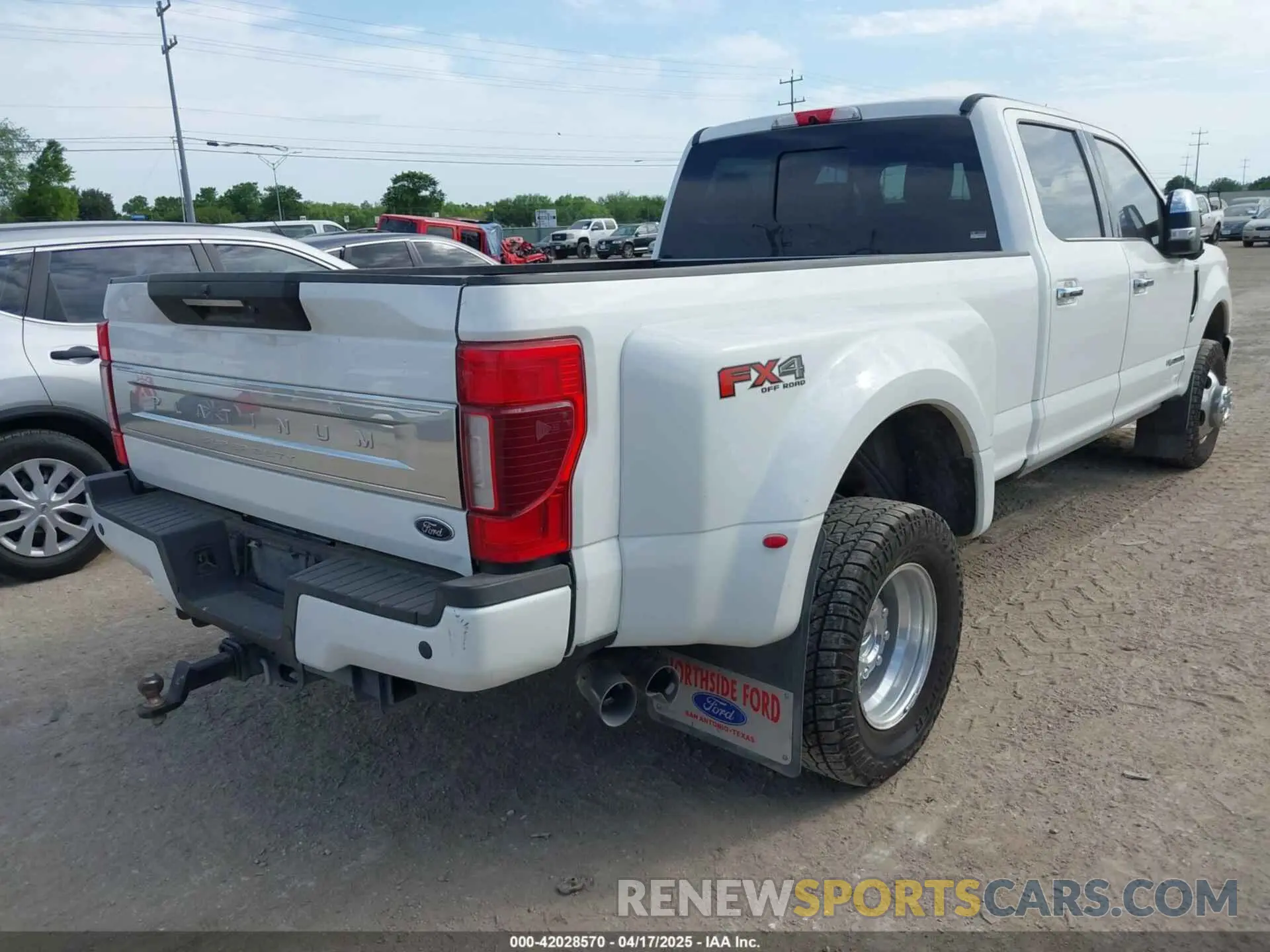 4 fotografías del automóvil dañado 1FT8W3DT2LEE94604 FORD F-350 2020