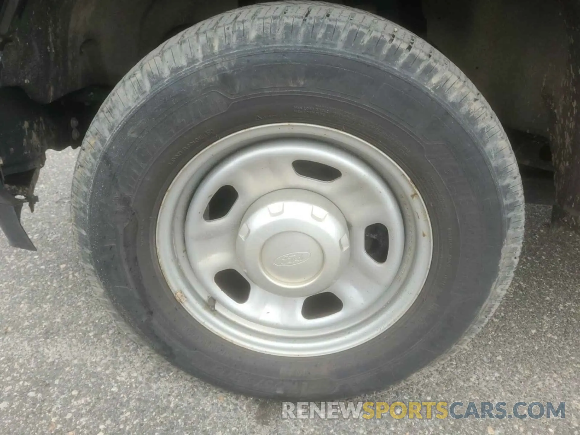 29 fotografías del automóvil dañado 1FT8W3A60MEC91999 FORD F-350 2021