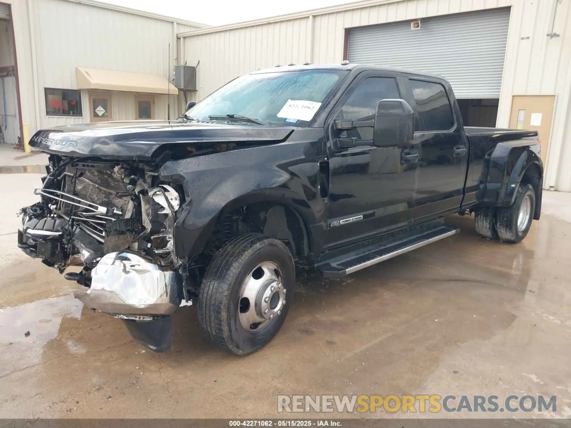2 fotografías del automóvil dañado 1FT8W3DT2MED39505 FORD F-350 2021