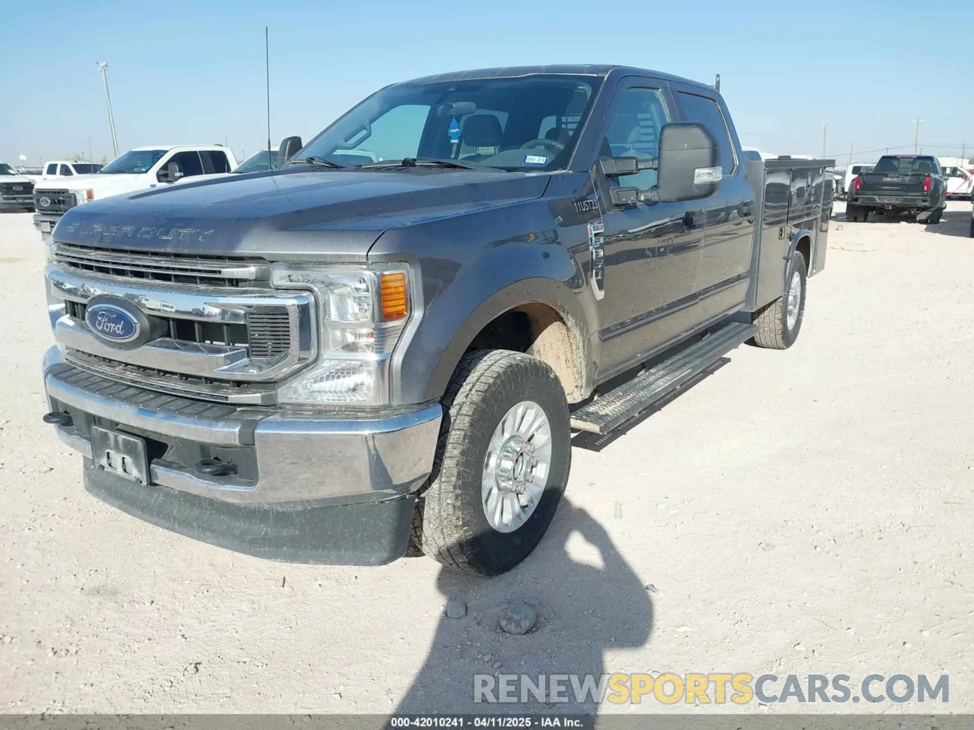 2 fotografías del automóvil dañado 1FT7W3BN6NEE67585 FORD F-350 2022