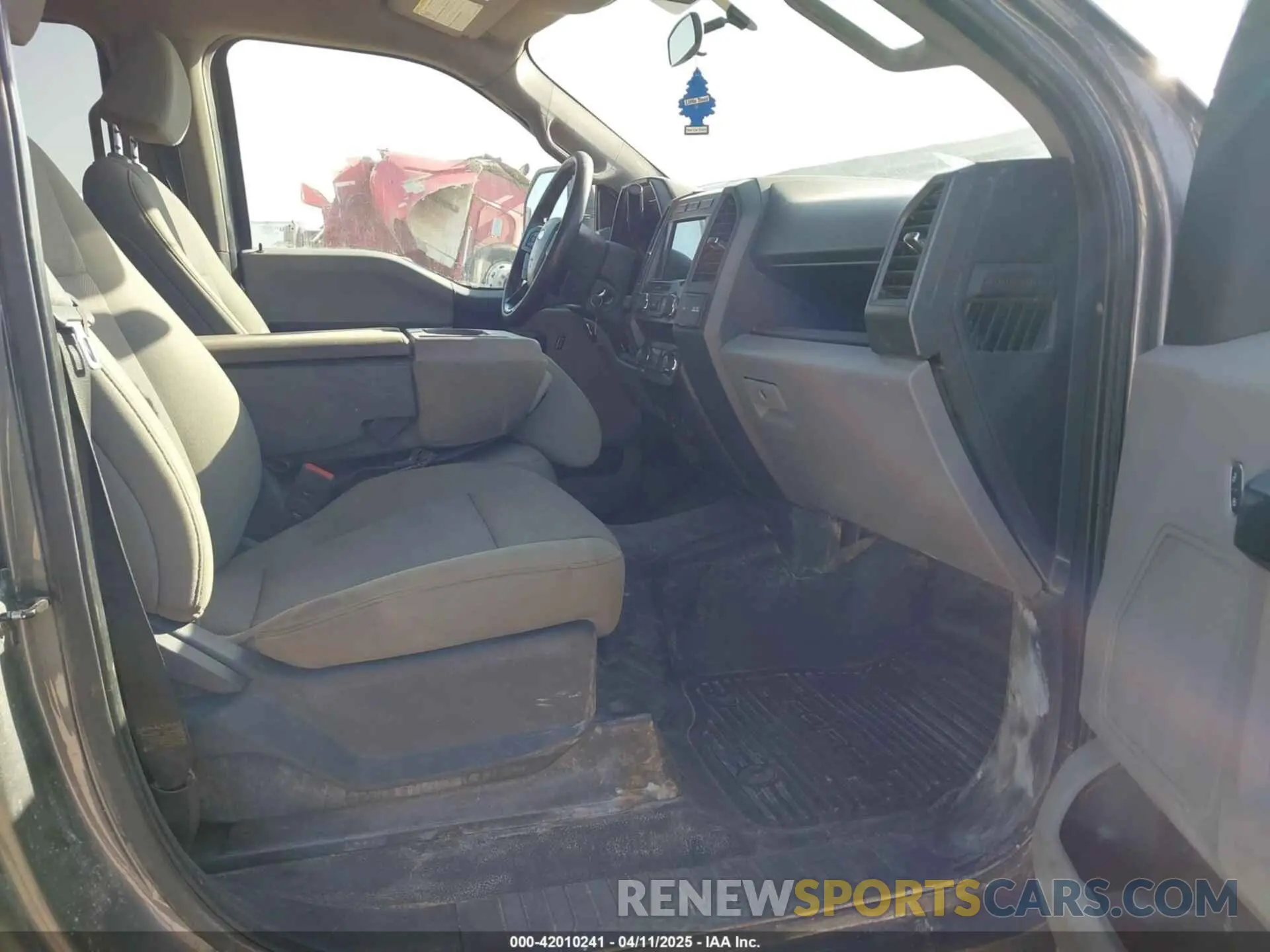 5 fotografías del automóvil dañado 1FT7W3BN6NEE67585 FORD F-350 2022