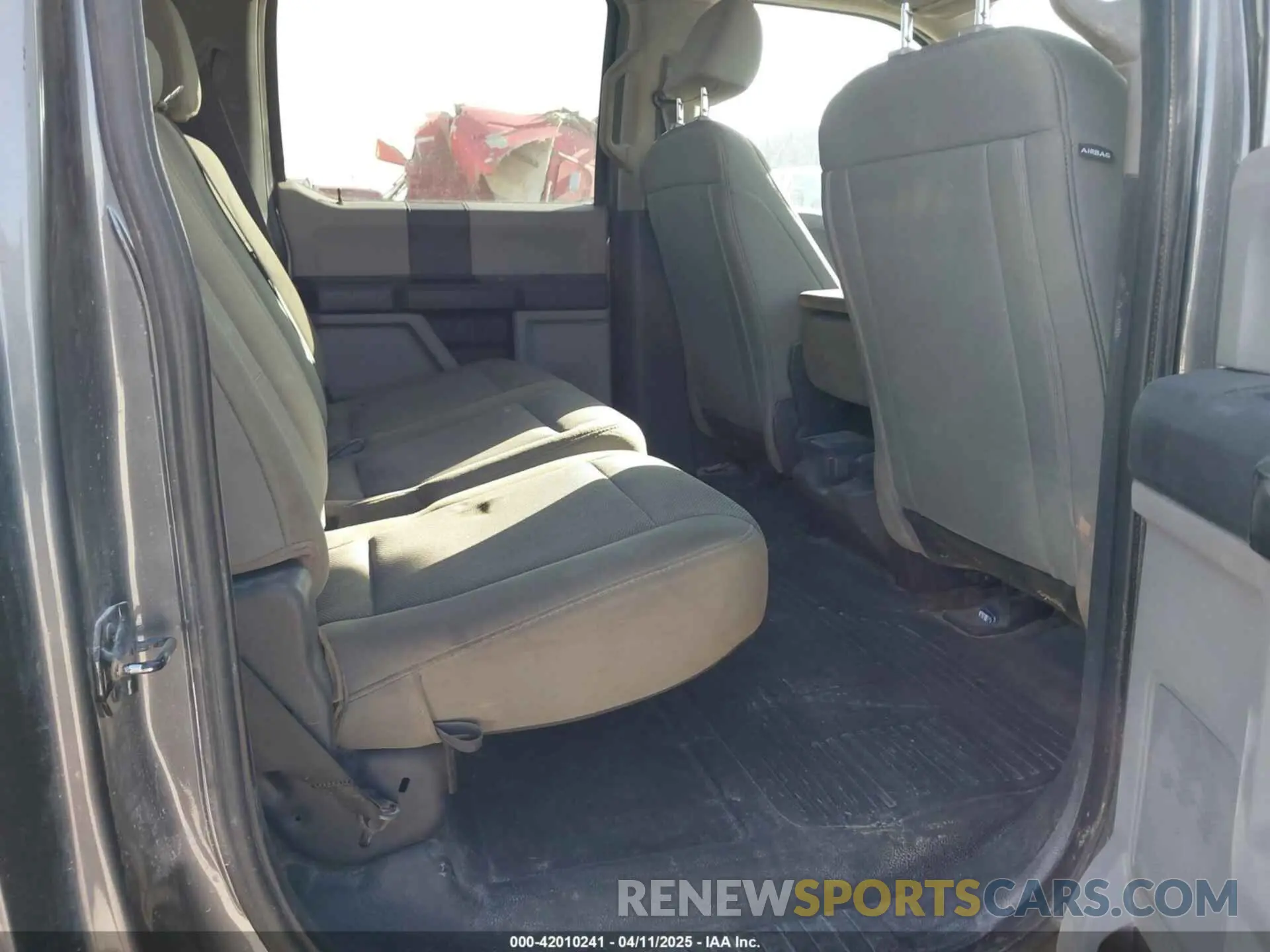 8 fotografías del automóvil dañado 1FT7W3BN6NEE67585 FORD F-350 2022