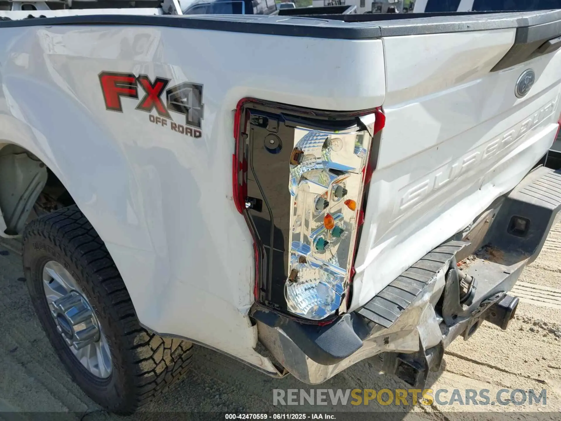 15 fotografías del automóvil dañado 1FT8W3BT2NEC05114 FORD F-350 2022
