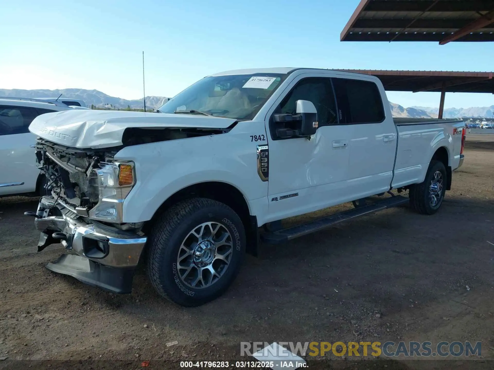 2 fotografías del automóvil dañado 1FT8W3BT4NEC45940 FORD F-350 2022