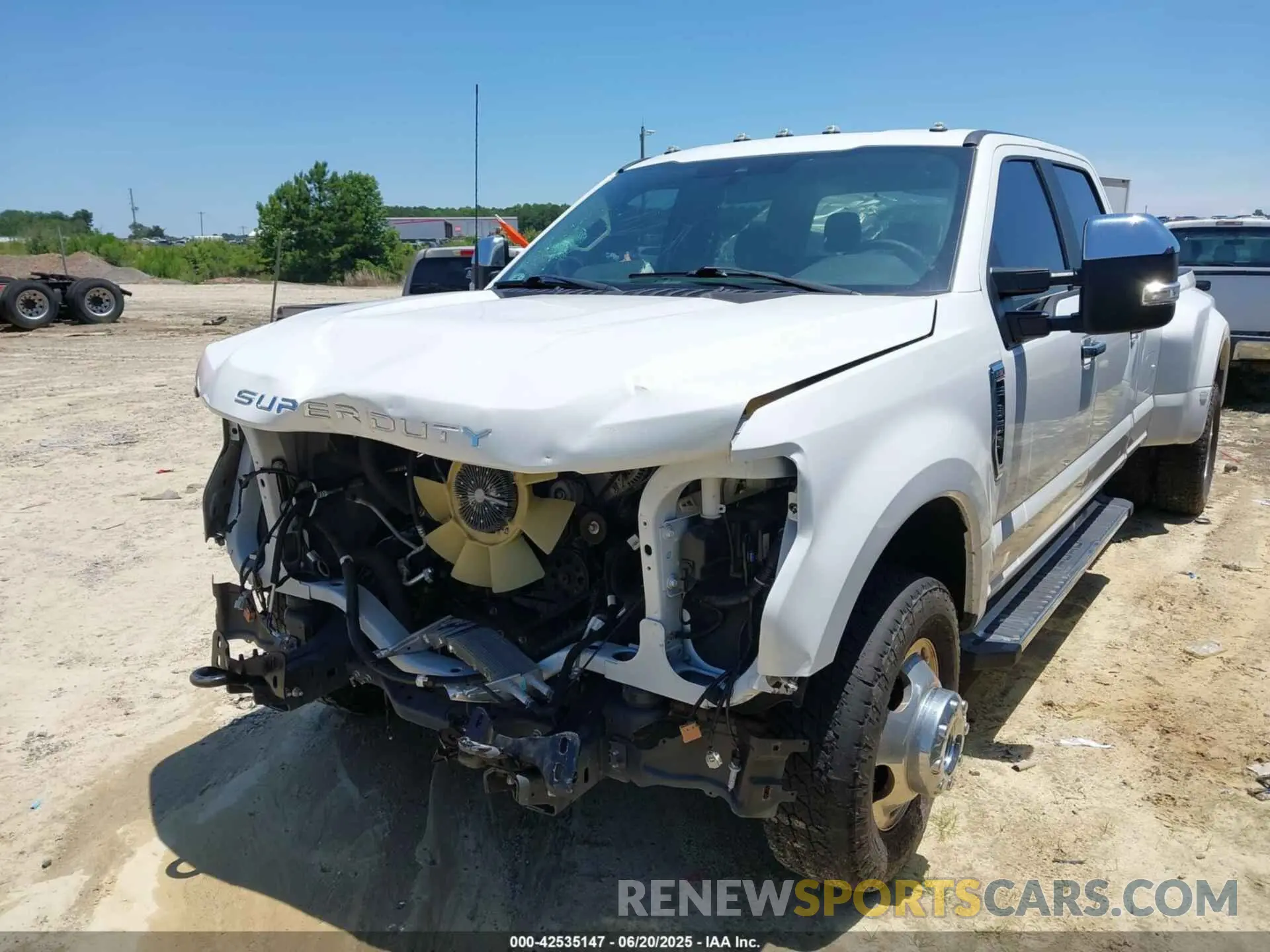 2 fotografías del automóvil dañado 1FT8W3CN2NEC55222 FORD F-350 2022