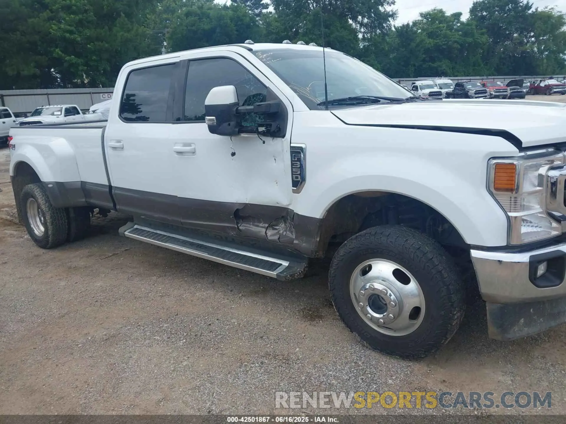 11 fotografías del automóvil dañado 1FT8W3DN0NEE76400 FORD F-350 2022