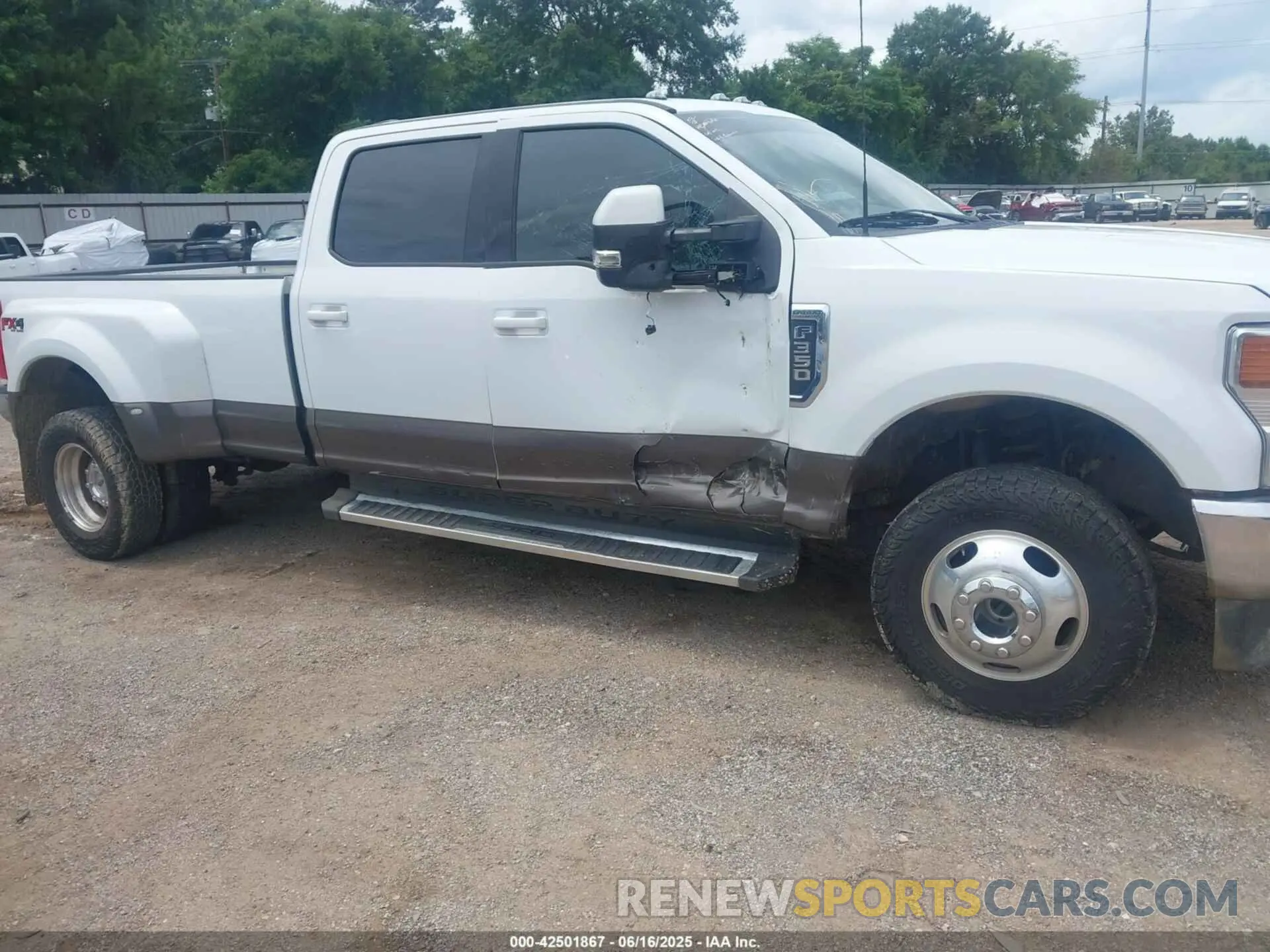13 fotografías del automóvil dañado 1FT8W3DN0NEE76400 FORD F-350 2022