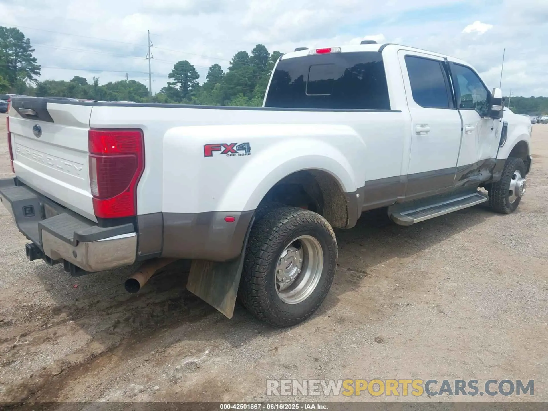 4 fotografías del automóvil dañado 1FT8W3DN0NEE76400 FORD F-350 2022