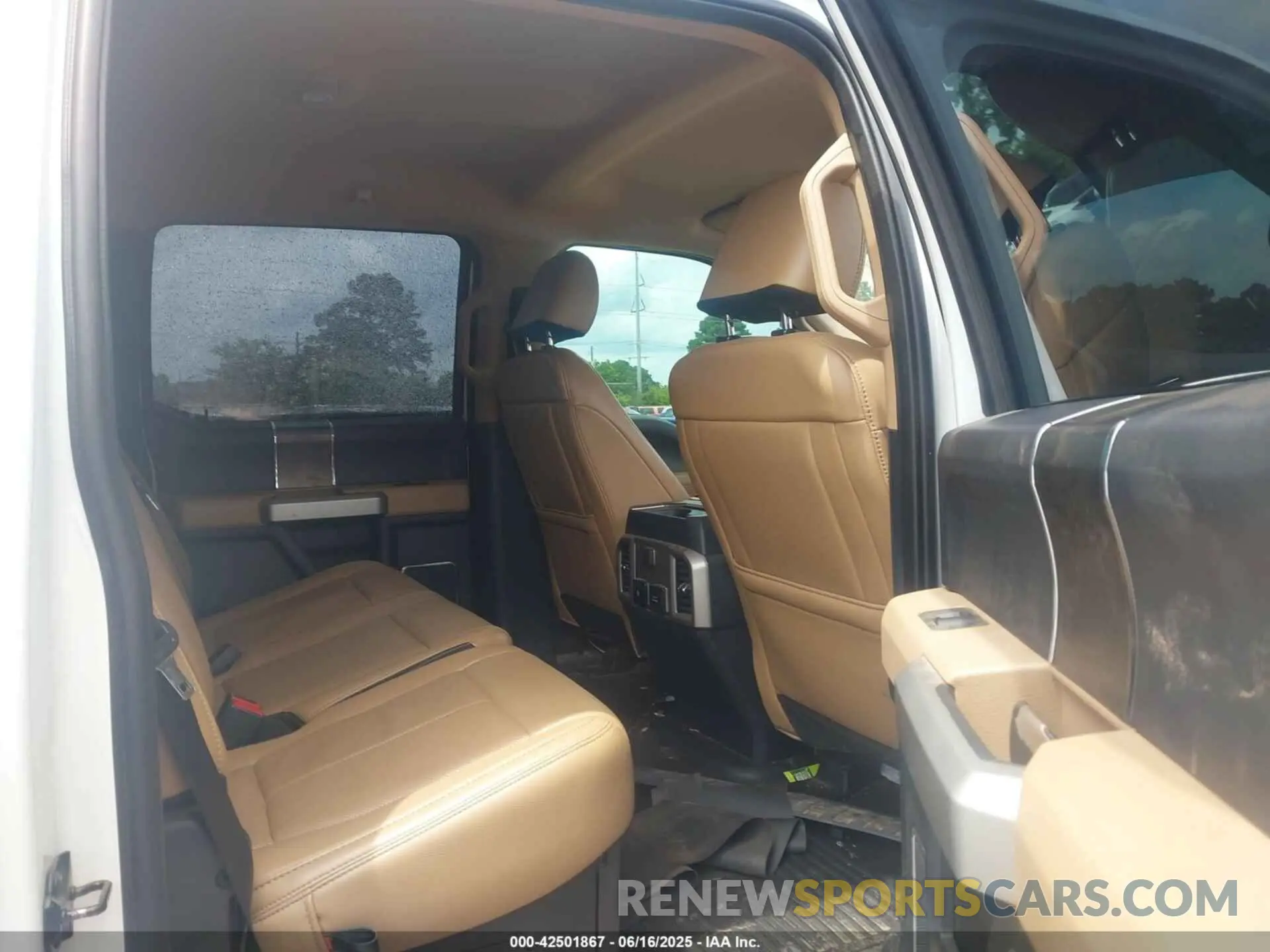7 fotografías del automóvil dañado 1FT8W3DN0NEE76400 FORD F-350 2022