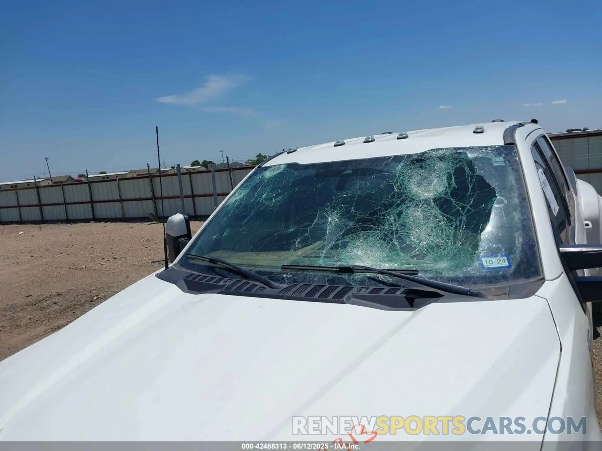 11 fotografías del automóvil dañado 1FT8W3DT4NEG05933 FORD F-350 2022