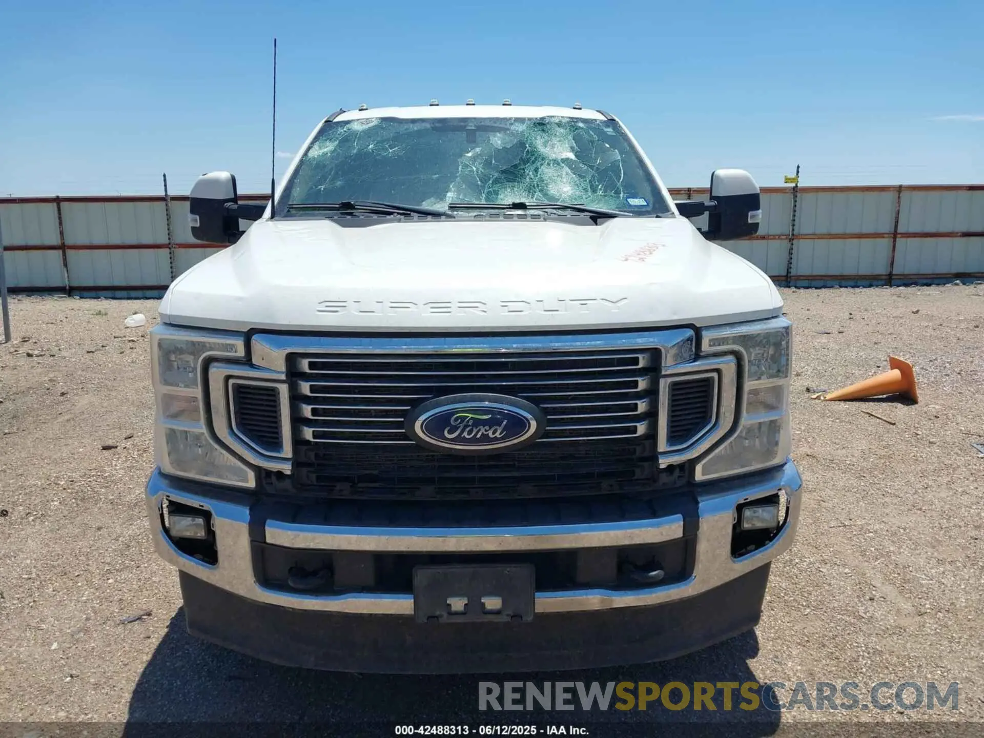 12 fotografías del automóvil dañado 1FT8W3DT4NEG05933 FORD F-350 2022