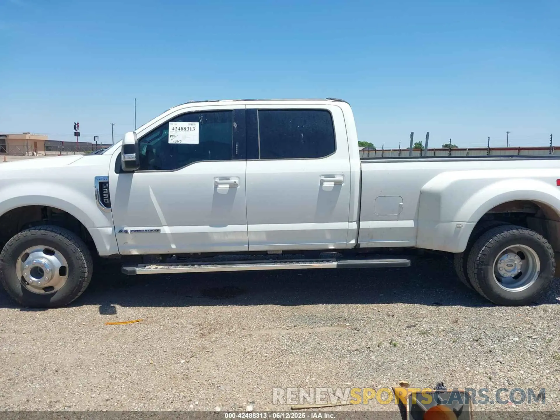 14 fotografías del automóvil dañado 1FT8W3DT4NEG05933 FORD F-350 2022