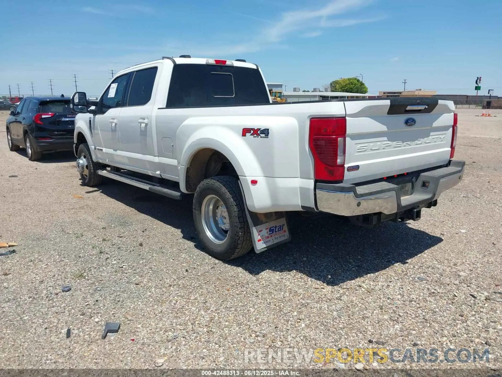 3 fotografías del automóvil dañado 1FT8W3DT4NEG05933 FORD F-350 2022