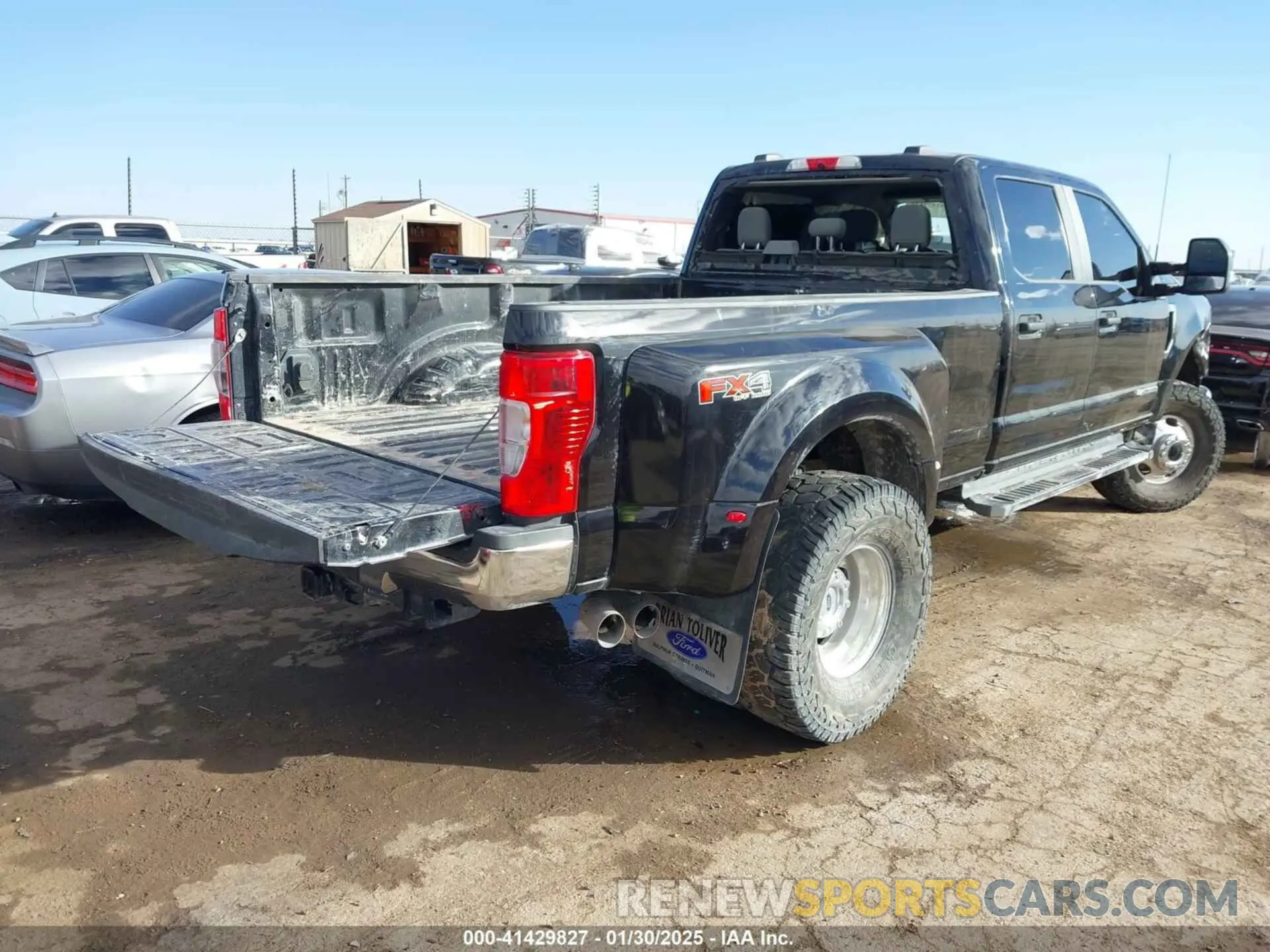 4 fotografías del automóvil dañado 1FT8W3DT5NED32033 FORD F-350 2022