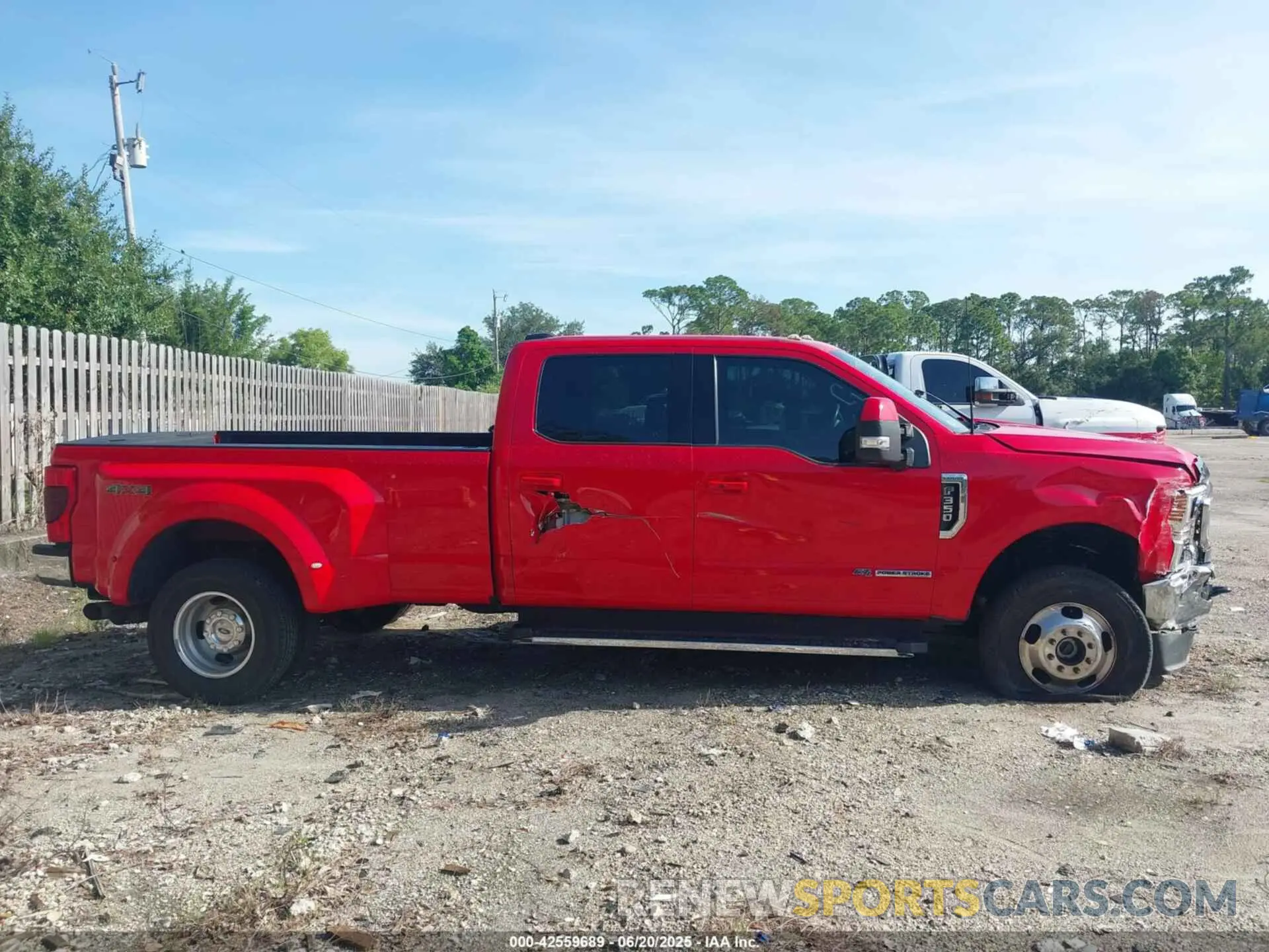 14 fotografías del automóvil dañado 1FT8W3DT9NED10648 FORD F-350 2022