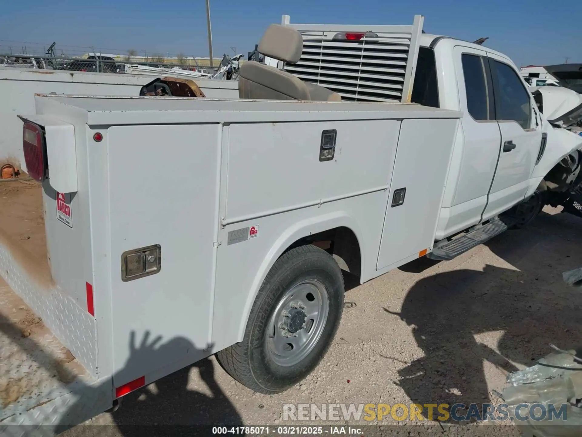 4 fotografías del automóvil dañado 1FT8X3B6XNED42695 FORD F-350 2022