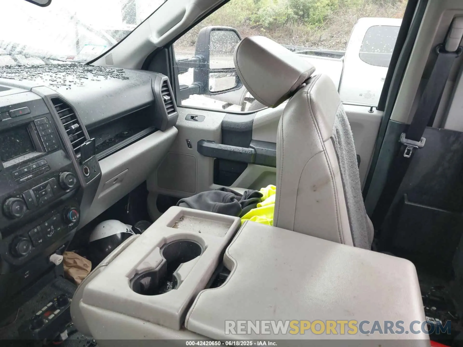 6 fotografías del automóvil dañado 1FTRF3B62NEC00753 FORD F-350 2022