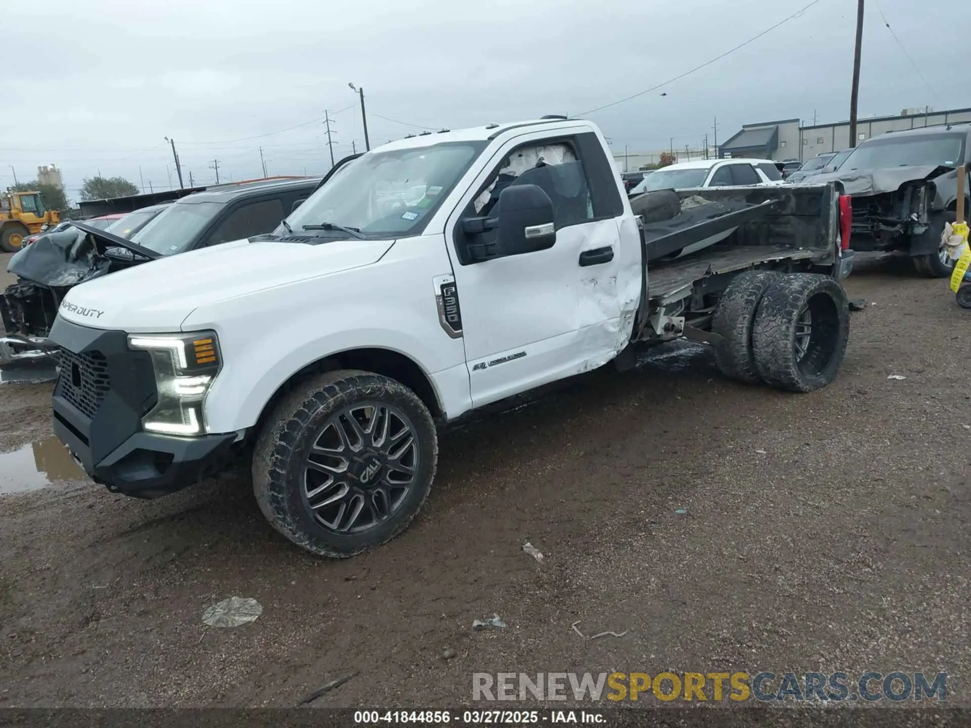 2 fotografías del automóvil dañado 1FTRF3CT8NEF23046 FORD F-350 2022