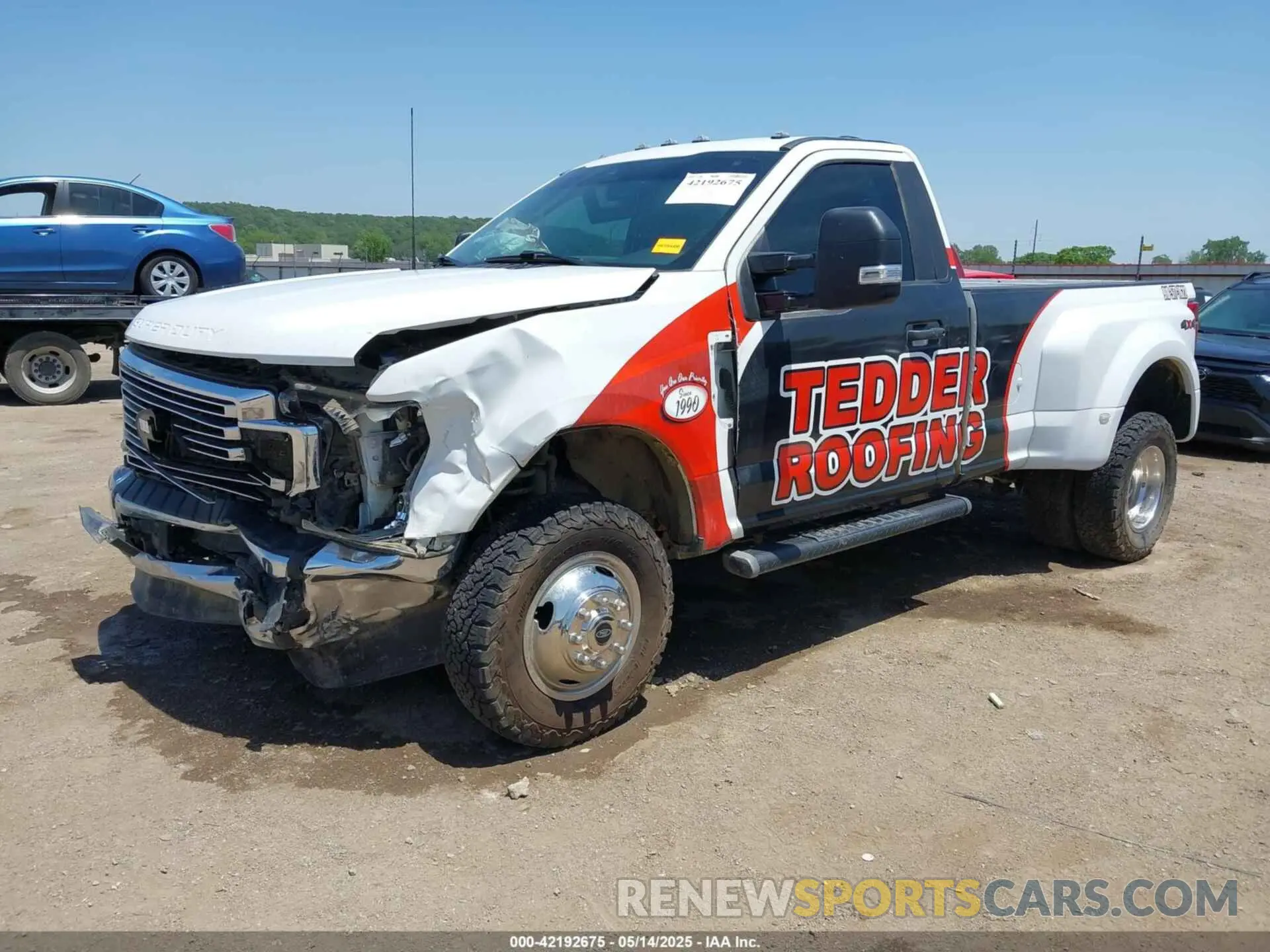 2 fotografías del automóvil dañado 1FTRF3DTXNED40326 FORD F-350 2022