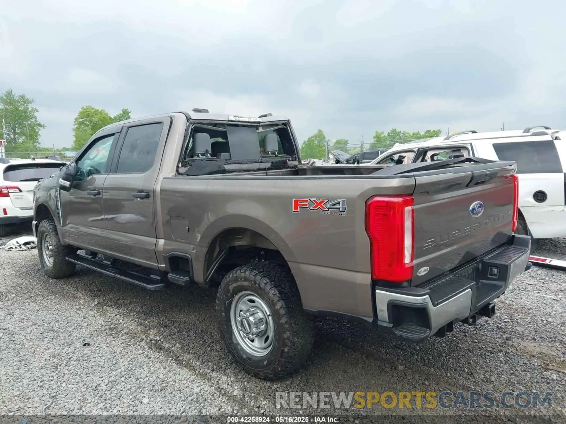 3 fotografías del automóvil dañado 1FT8W3BT8PEE10715 FORD F-350 2023