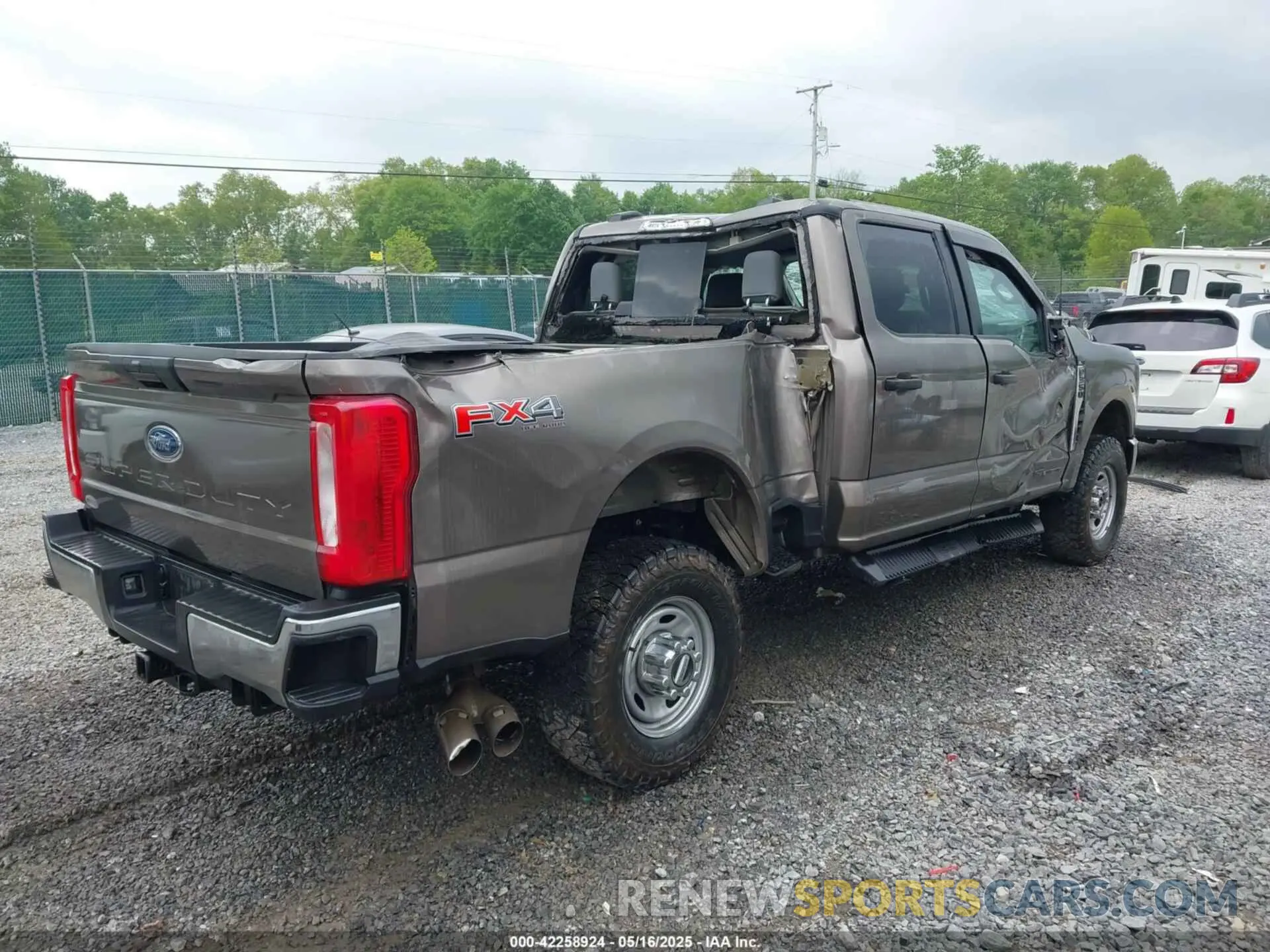 4 fotografías del automóvil dañado 1FT8W3BT8PEE10715 FORD F-350 2023