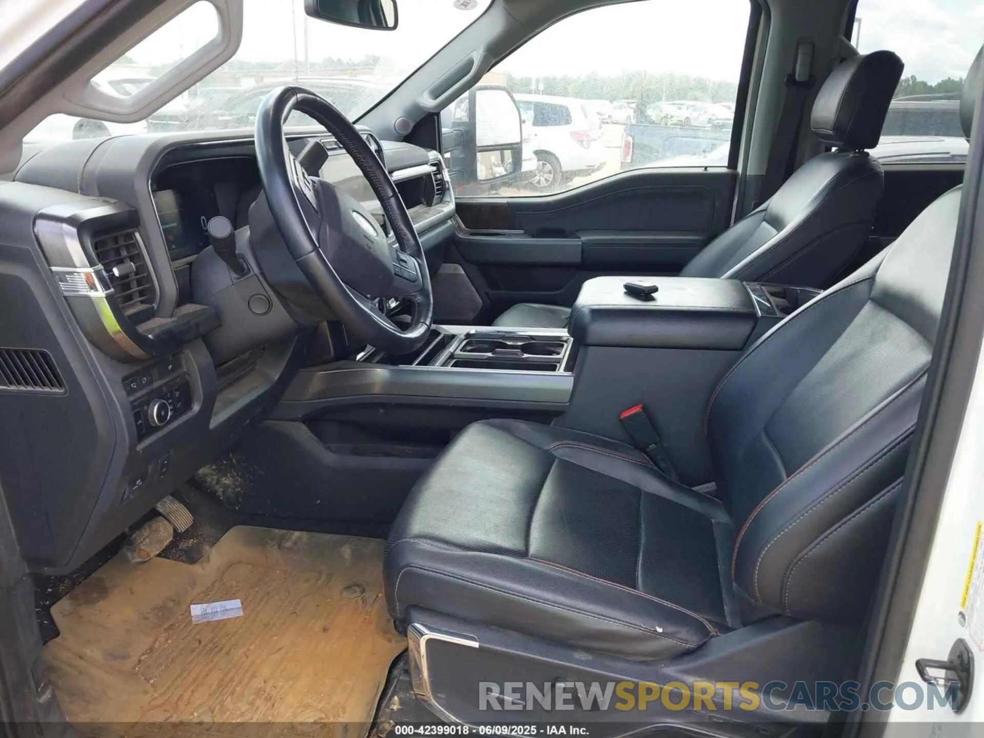5 fotografías del automóvil dañado 1FT8W3DM5PEC22899 FORD F-350 2023