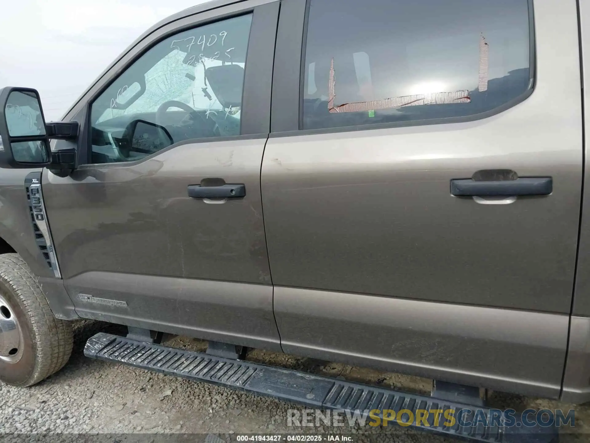 14 fotografías del automóvil dañado 1FT8W3DT5PEC16544 FORD F-350 2023