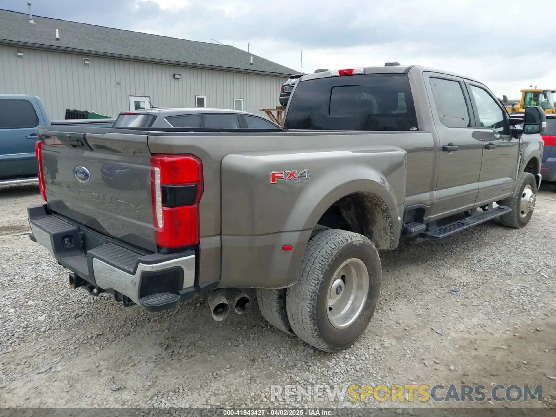 4 fotografías del automóvil dañado 1FT8W3DT5PEC16544 FORD F-350 2023