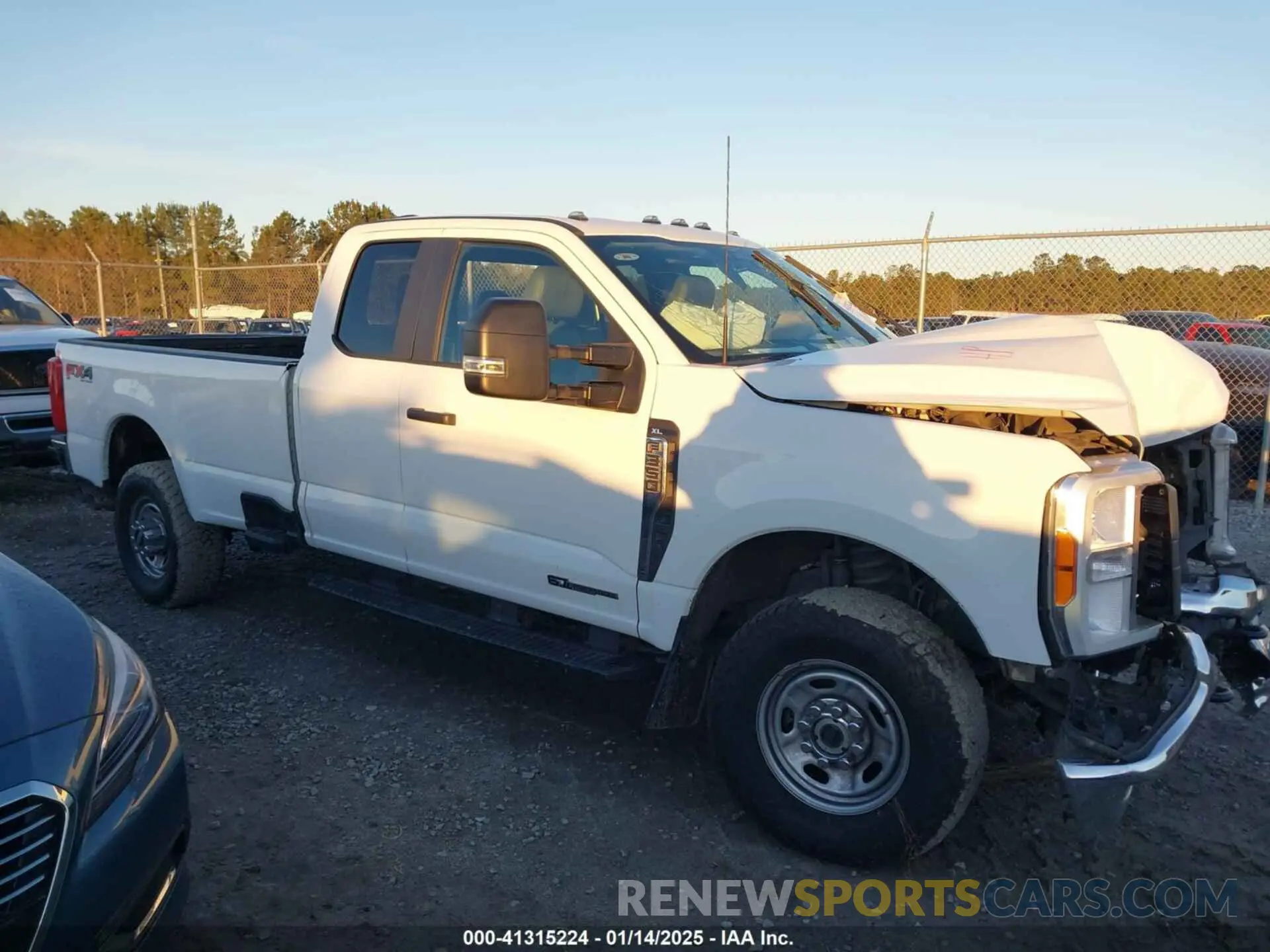 13 fotografías del automóvil dañado 1FT8X3BT3PED14181 FORD F-350 2023