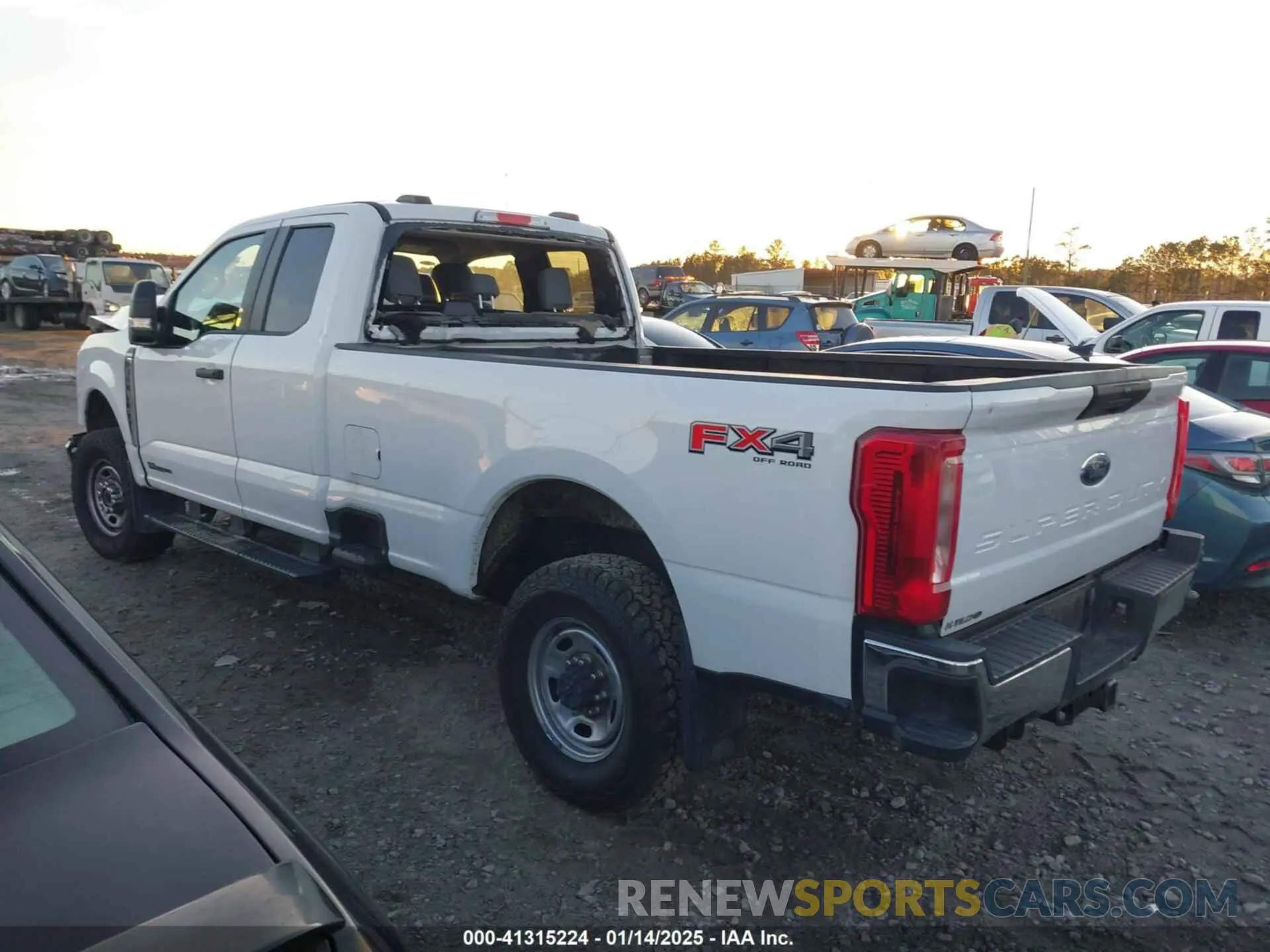 14 fotografías del automóvil dañado 1FT8X3BT3PED14181 FORD F-350 2023
