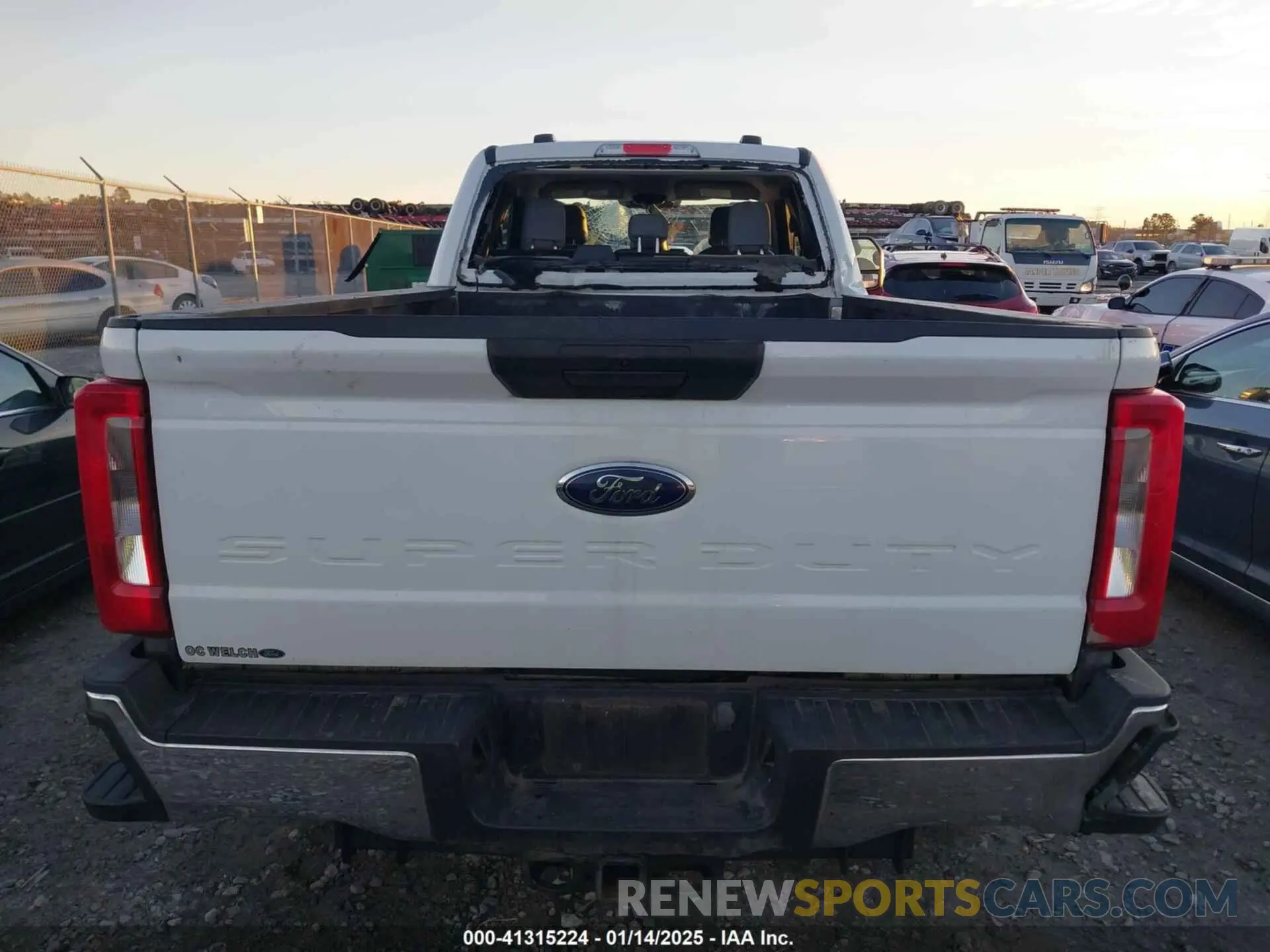 15 fotografías del automóvil dañado 1FT8X3BT3PED14181 FORD F-350 2023