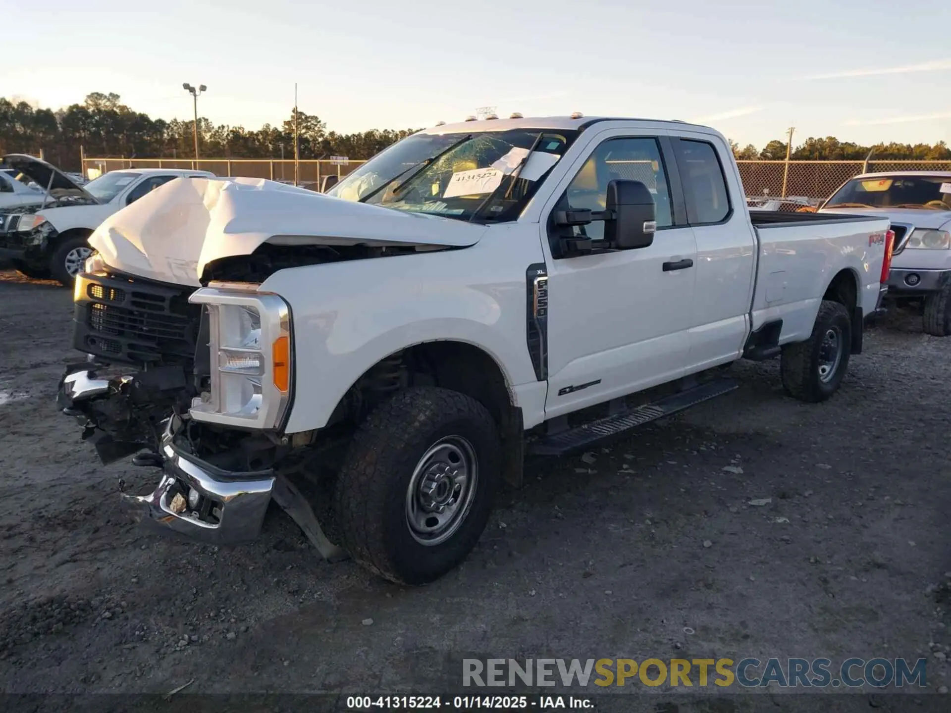 2 fotografías del automóvil dañado 1FT8X3BT3PED14181 FORD F-350 2023
