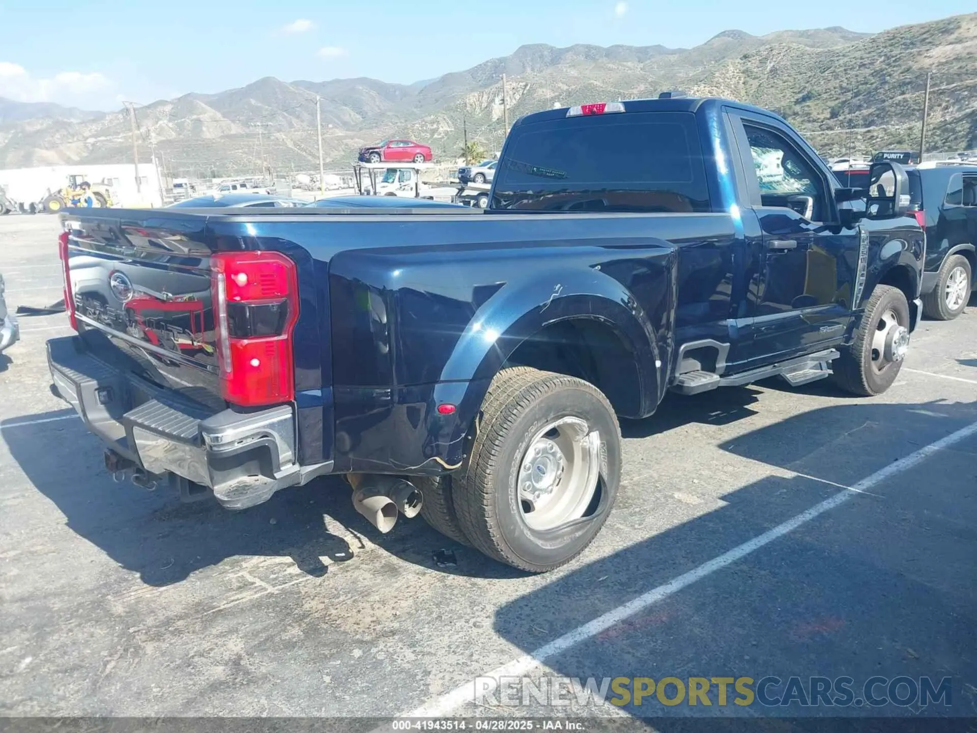 4 fotografías del automóvil dañado 1FTRF3CT0PED35480 FORD F-350 2023
