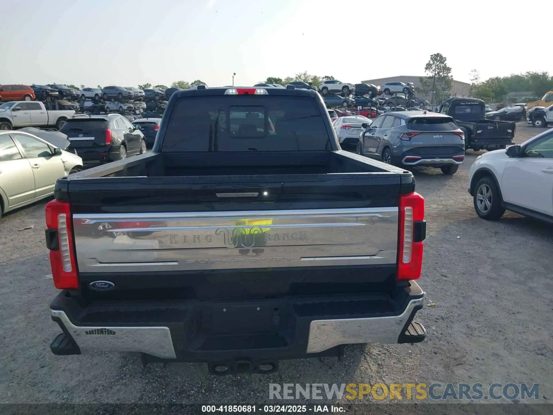 15 fotografías del automóvil dañado 1FT8W3BM8RED79042 FORD F-350 2024