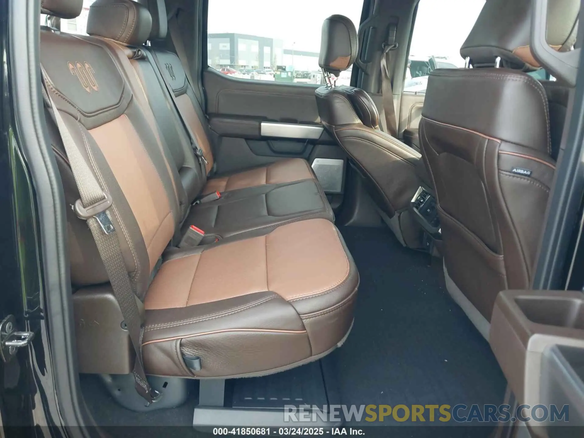 8 fotografías del automóvil dañado 1FT8W3BM8RED79042 FORD F-350 2024