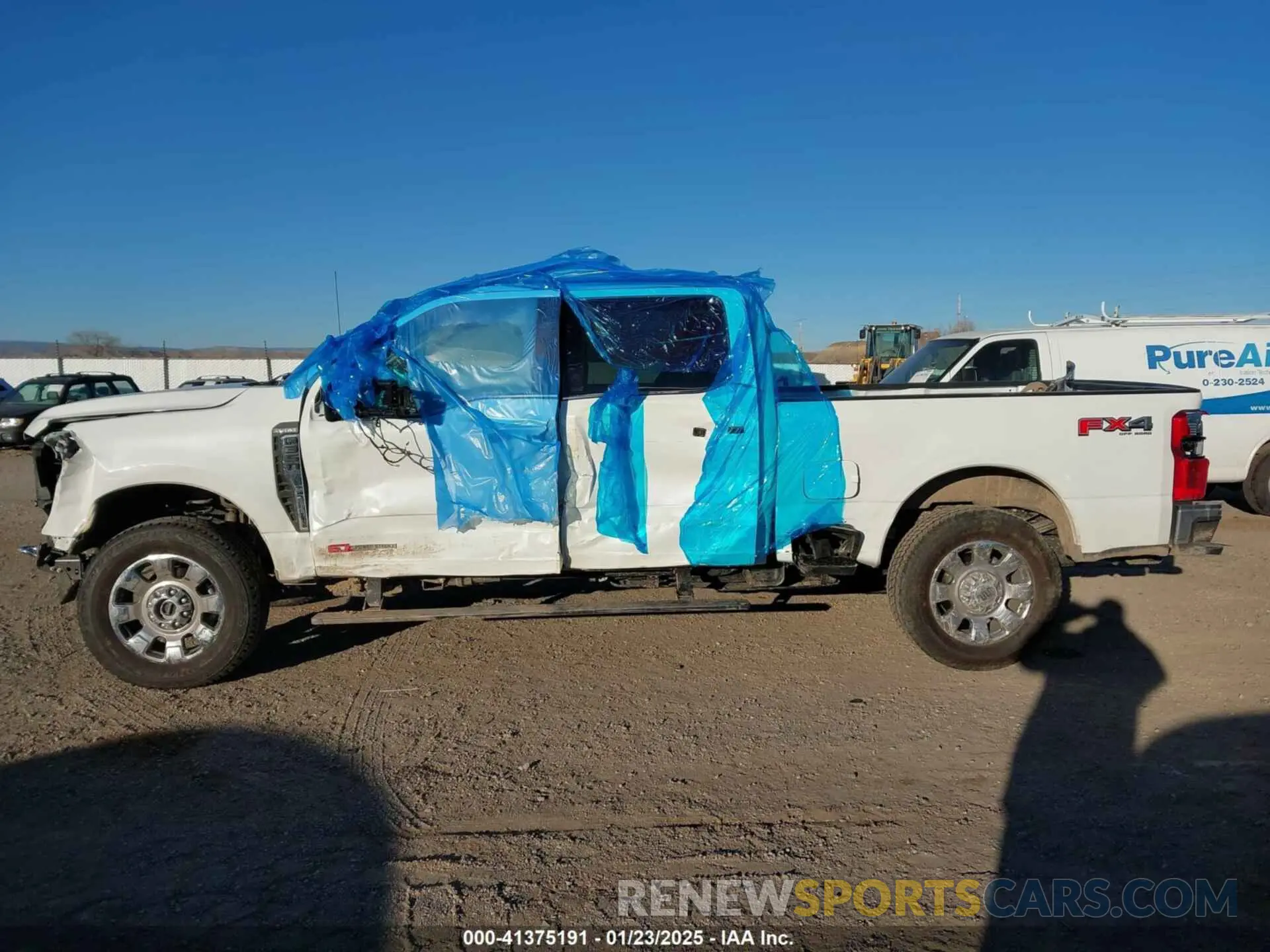 17 fotografías del automóvil dañado 1FT8W3BM8RED85178 FORD F-350 2024