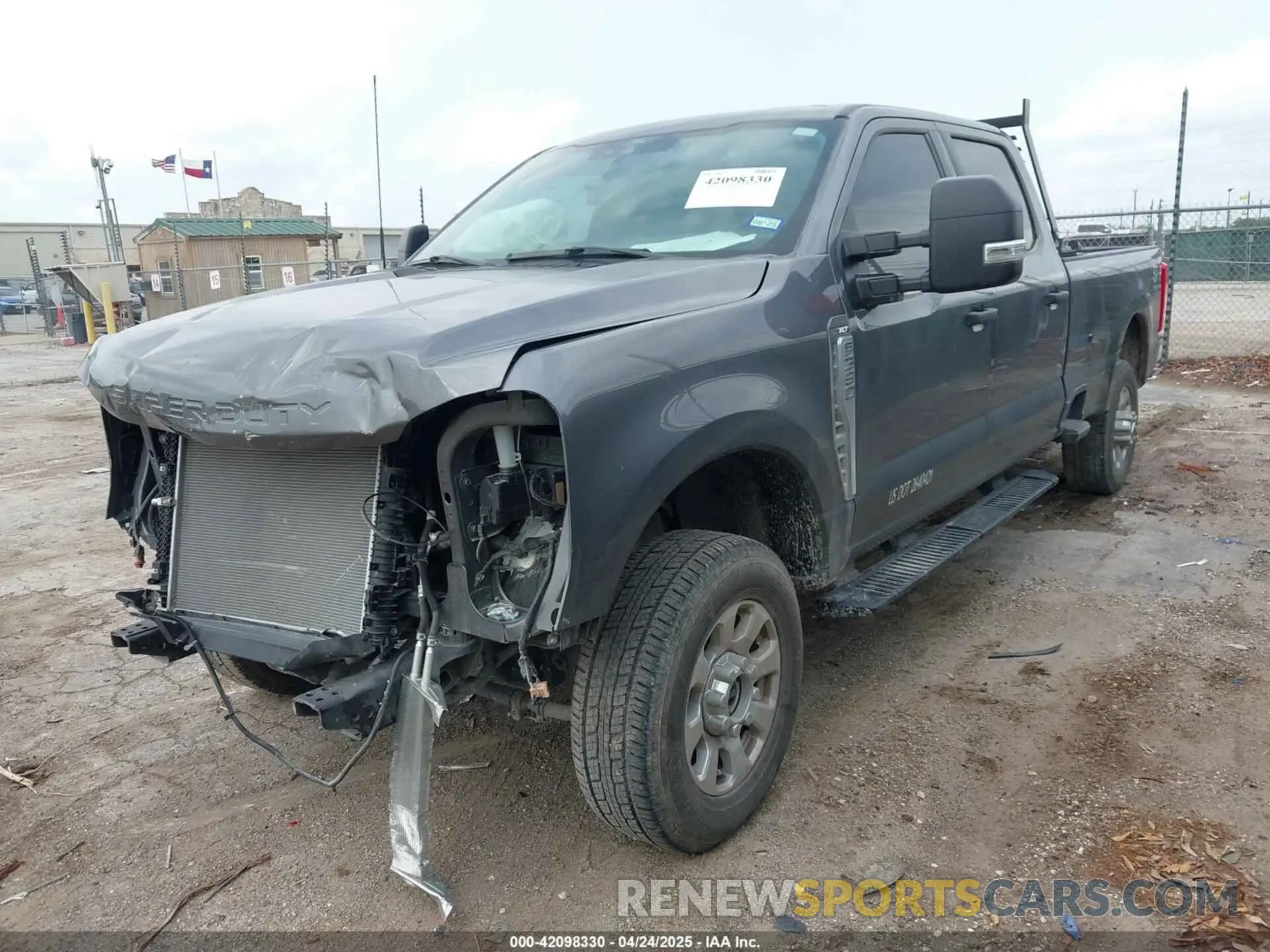 2 fotografías del automóvil dañado 1FT8W3BN7REE24335 FORD F-350 2024