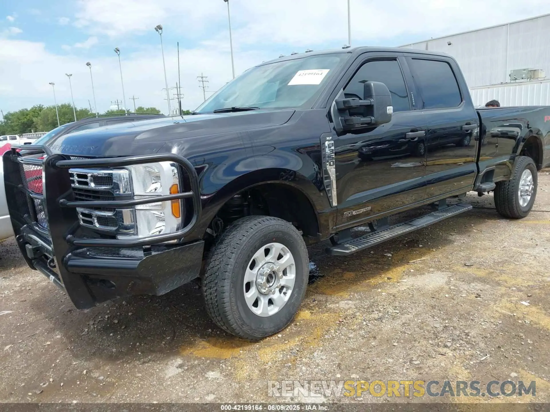 2 fotografías del automóvil dañado 1FT8W3BT1REF87397 FORD F-350 2024