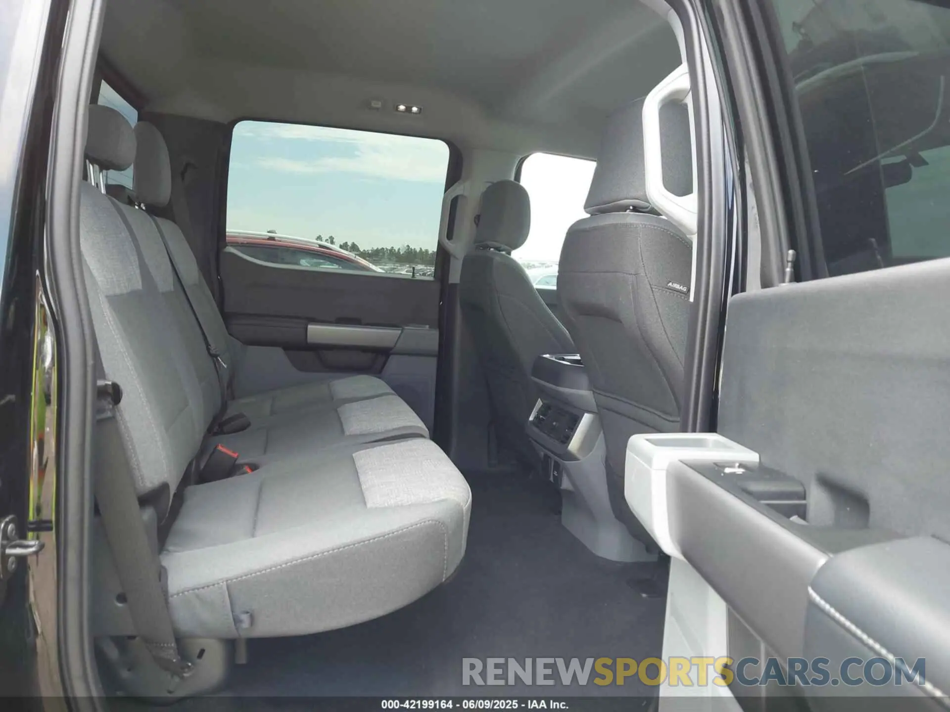 6 fotografías del automóvil dañado 1FT8W3BT1REF87397 FORD F-350 2024